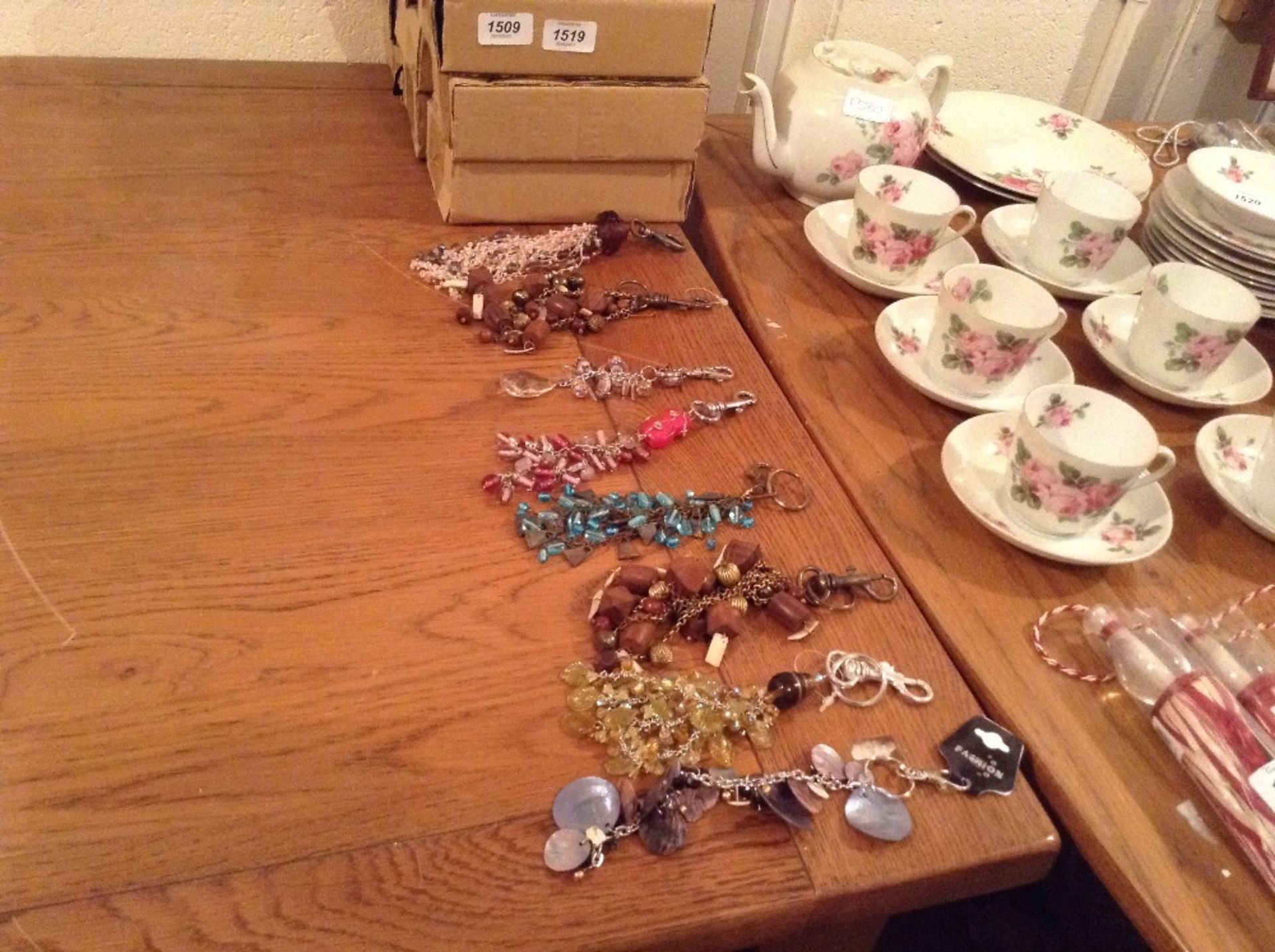 QUANTITY OF KEYRINGS