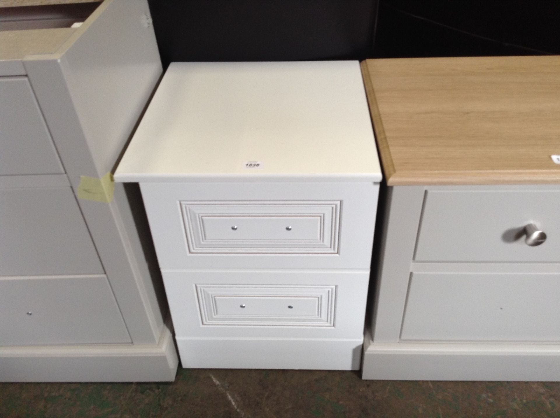 WHITE 2 DRAWER BEDSIDE (return)