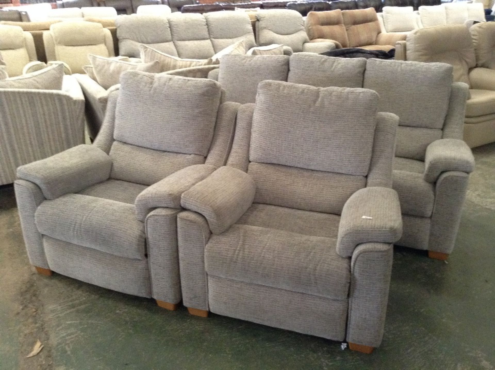 GREY PATTERNED 3 SEATER SOFA AND 2 ELECTRIC RECLIN