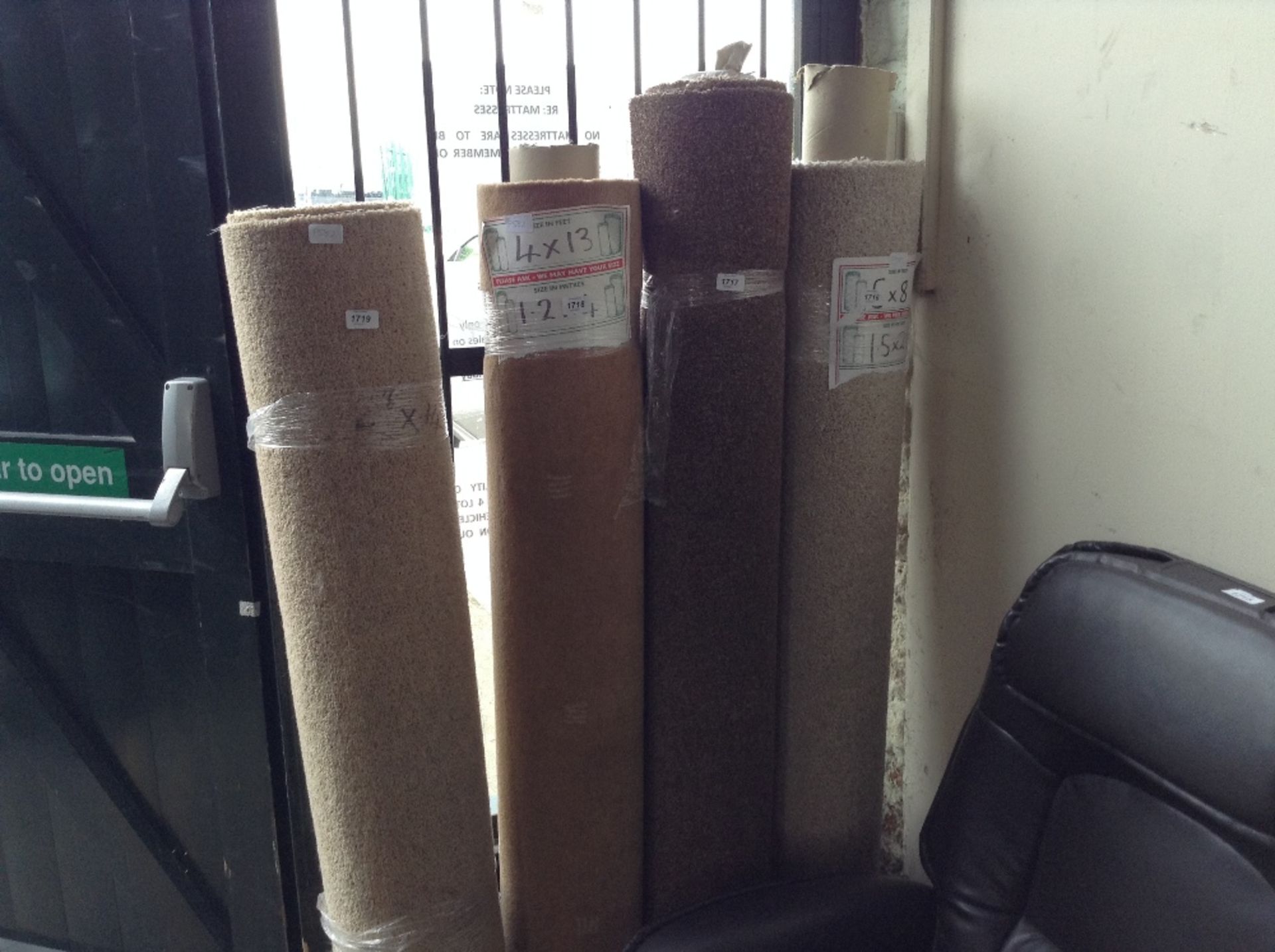 OFF CUT ROLLS OF CARPET