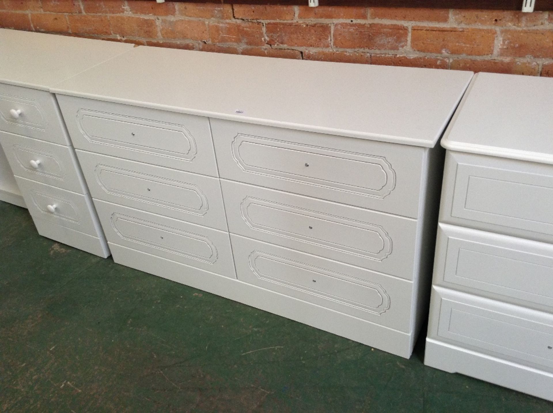 WHITE 6 DRAWER CHEST (return)