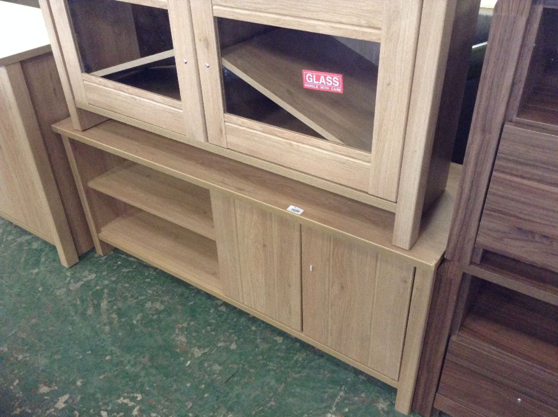 OAK TV/MEDIA UNIT (return)