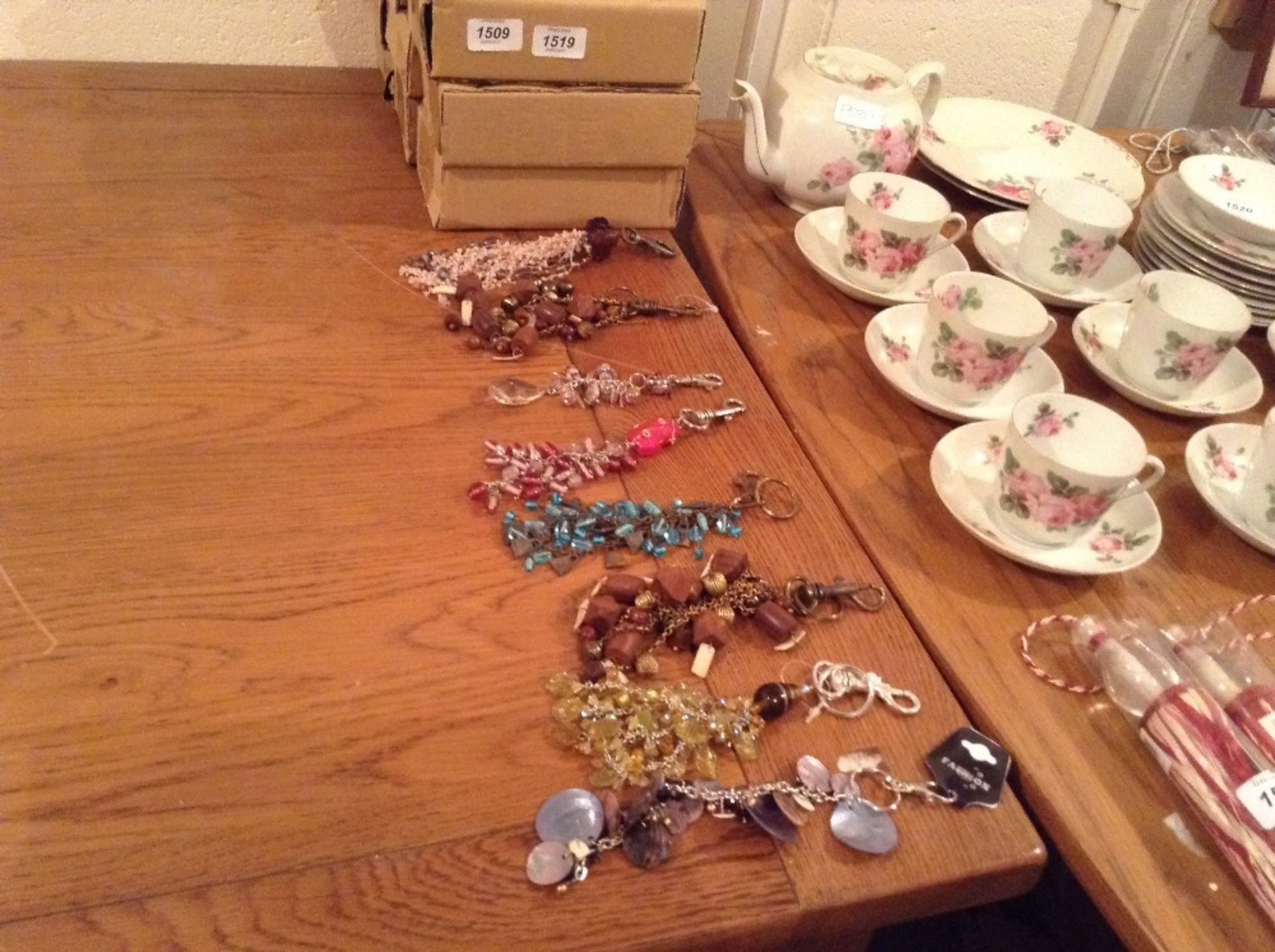 QUANTITY OF KEYRINGS