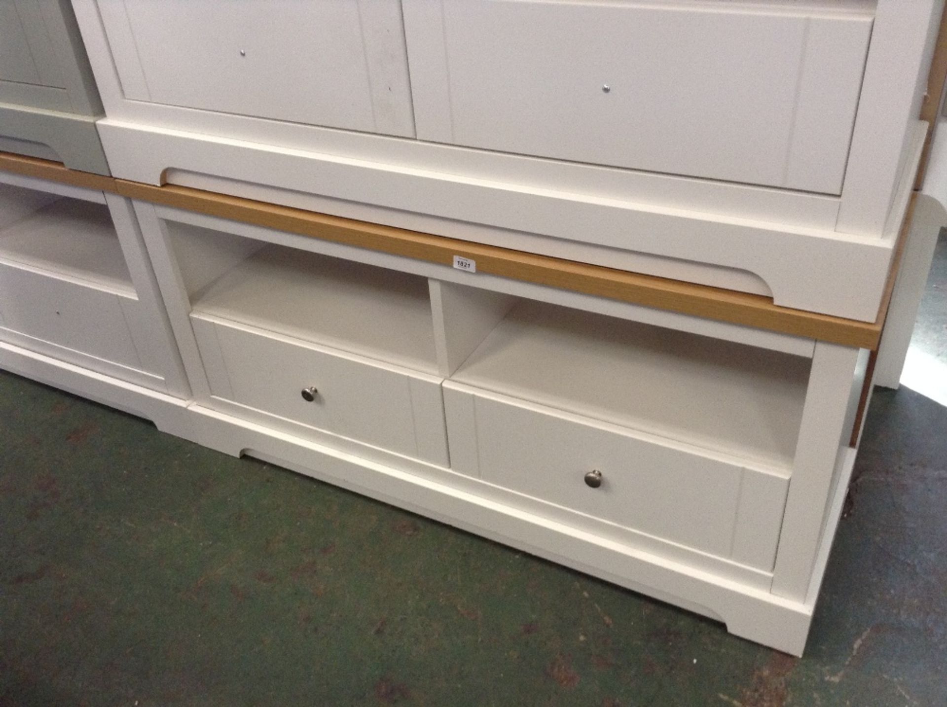 WHITE AND OAK TV/MEDIA UNIT (return)