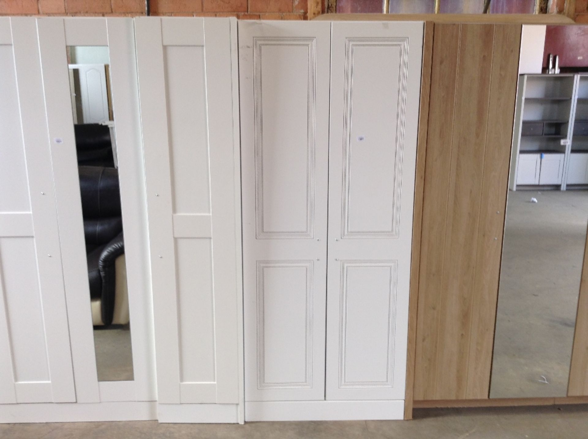 WHITE DOUBLE WARDROBE (return)