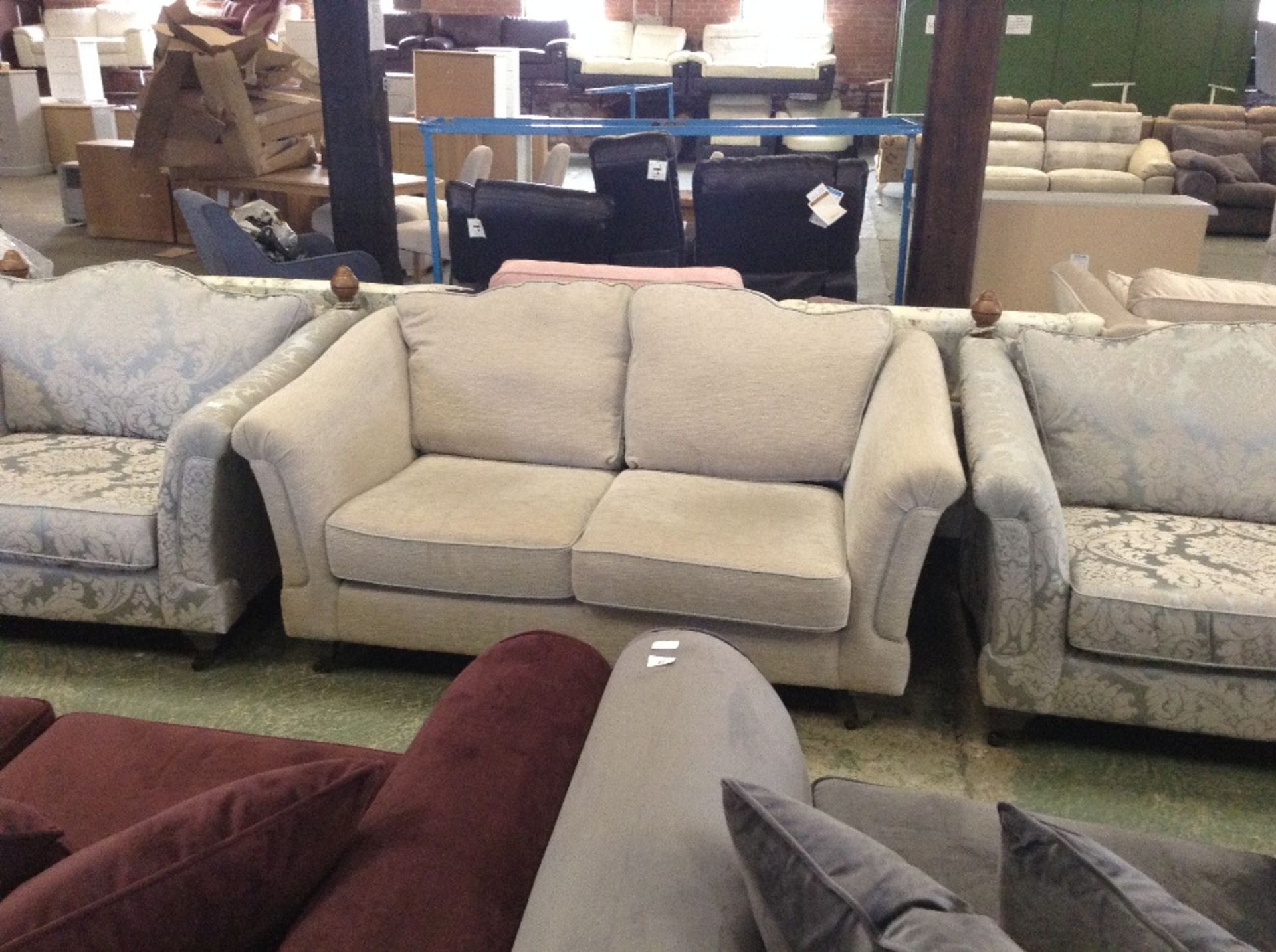 LIGHT BLUE AND NATURAL FLORAL PATTERNED SPLIT 4 SEATER SOFA, 3 SEATER SOFA, SNUG CHAIR, FOOTSTOOL AN - Image 3 of 4