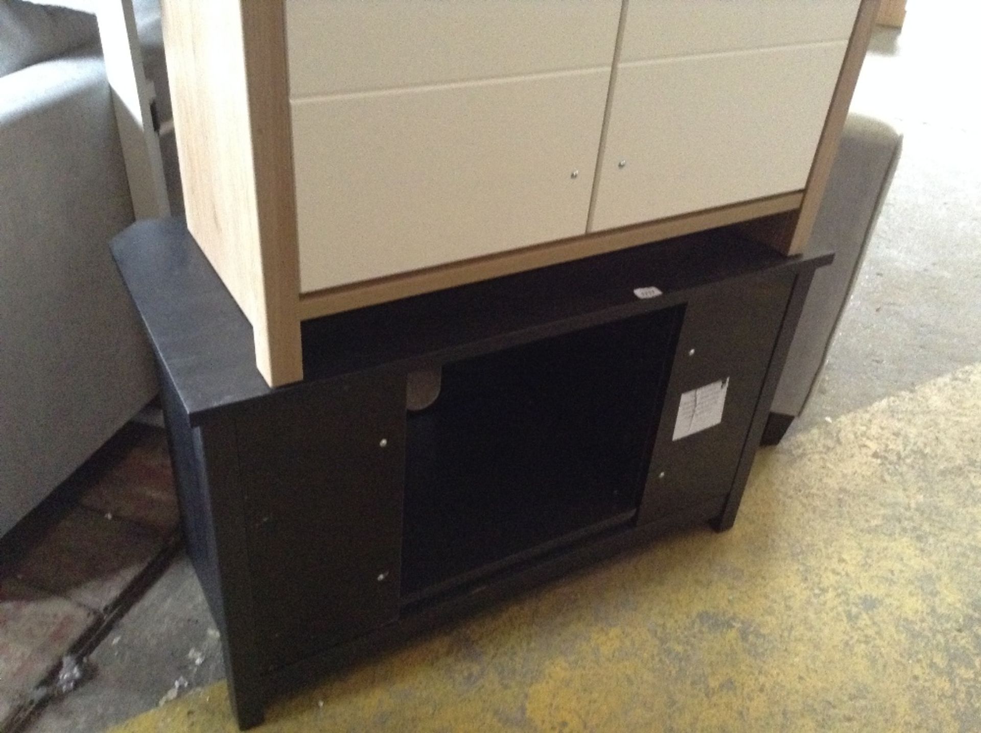 BLACK TV/MEDIA UNIT (return)