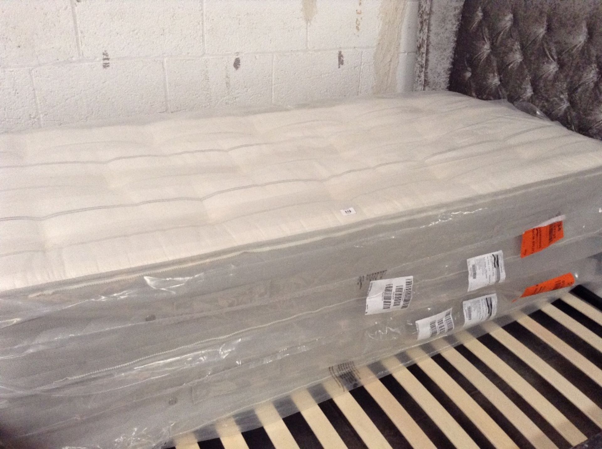 6FT ZIP AND LINK MATTRESS