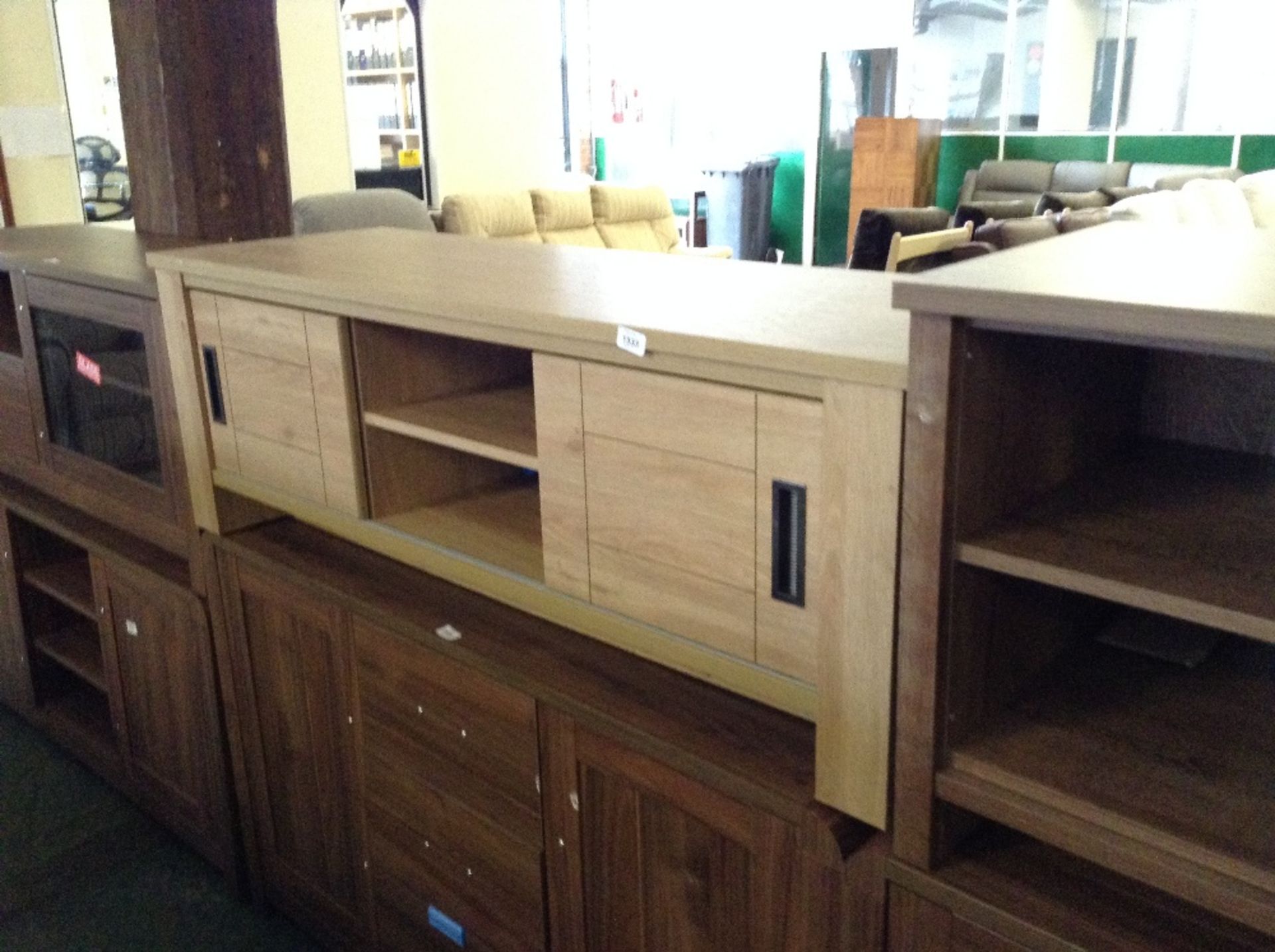 OAK TV/MEDIA UNIT (return)