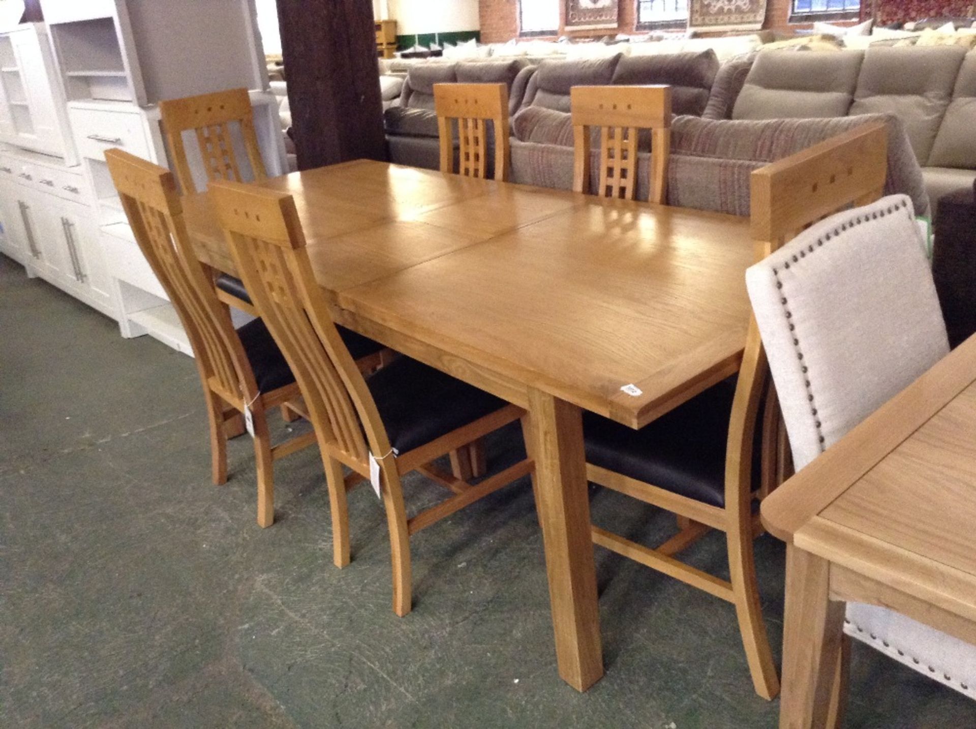 1.8M NEW YORK OAK EXTENDING DINING TABLE WITH 6 POLO CHAI