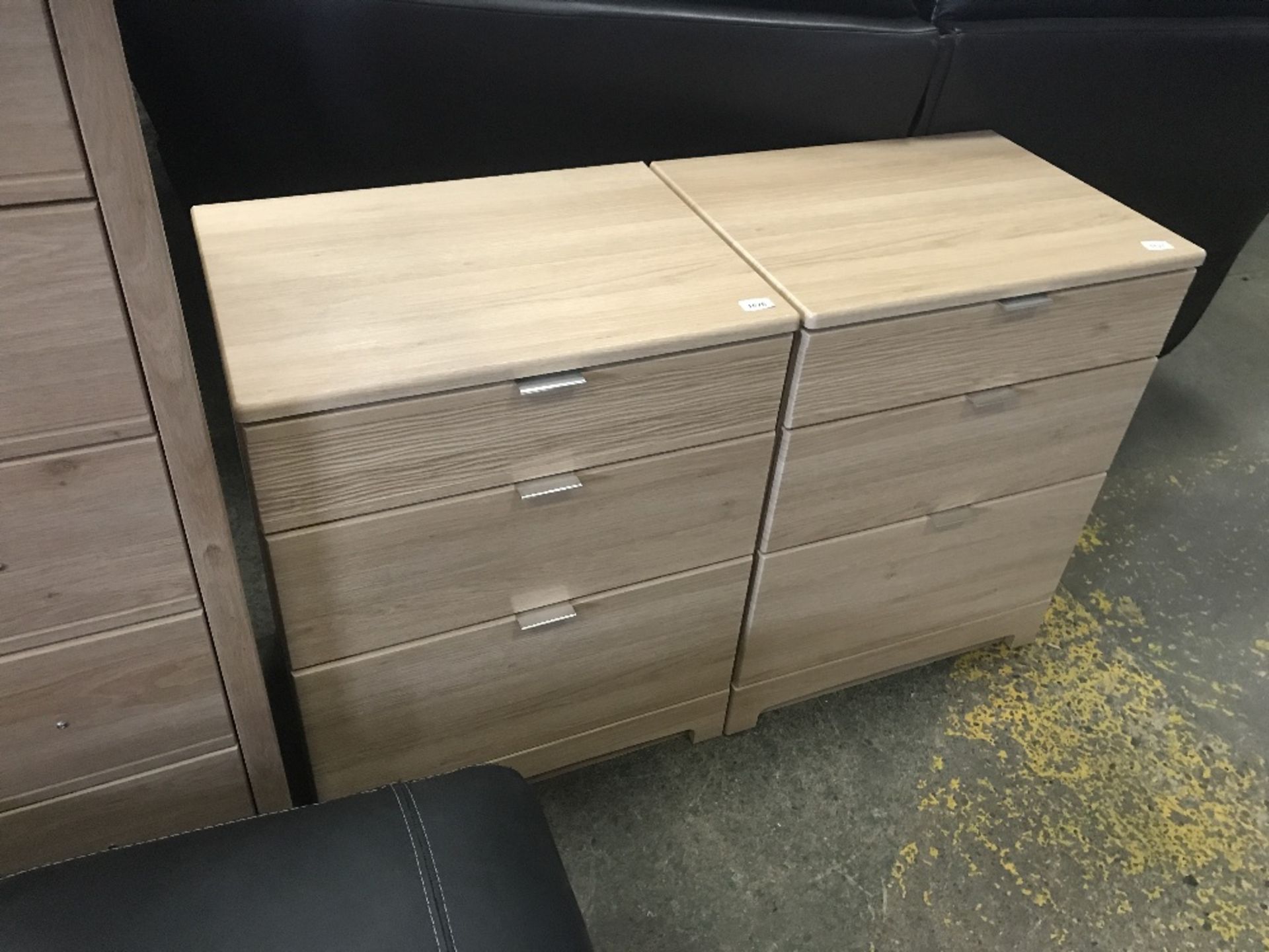 OAK 3 DRAW CHEST (RETURN)