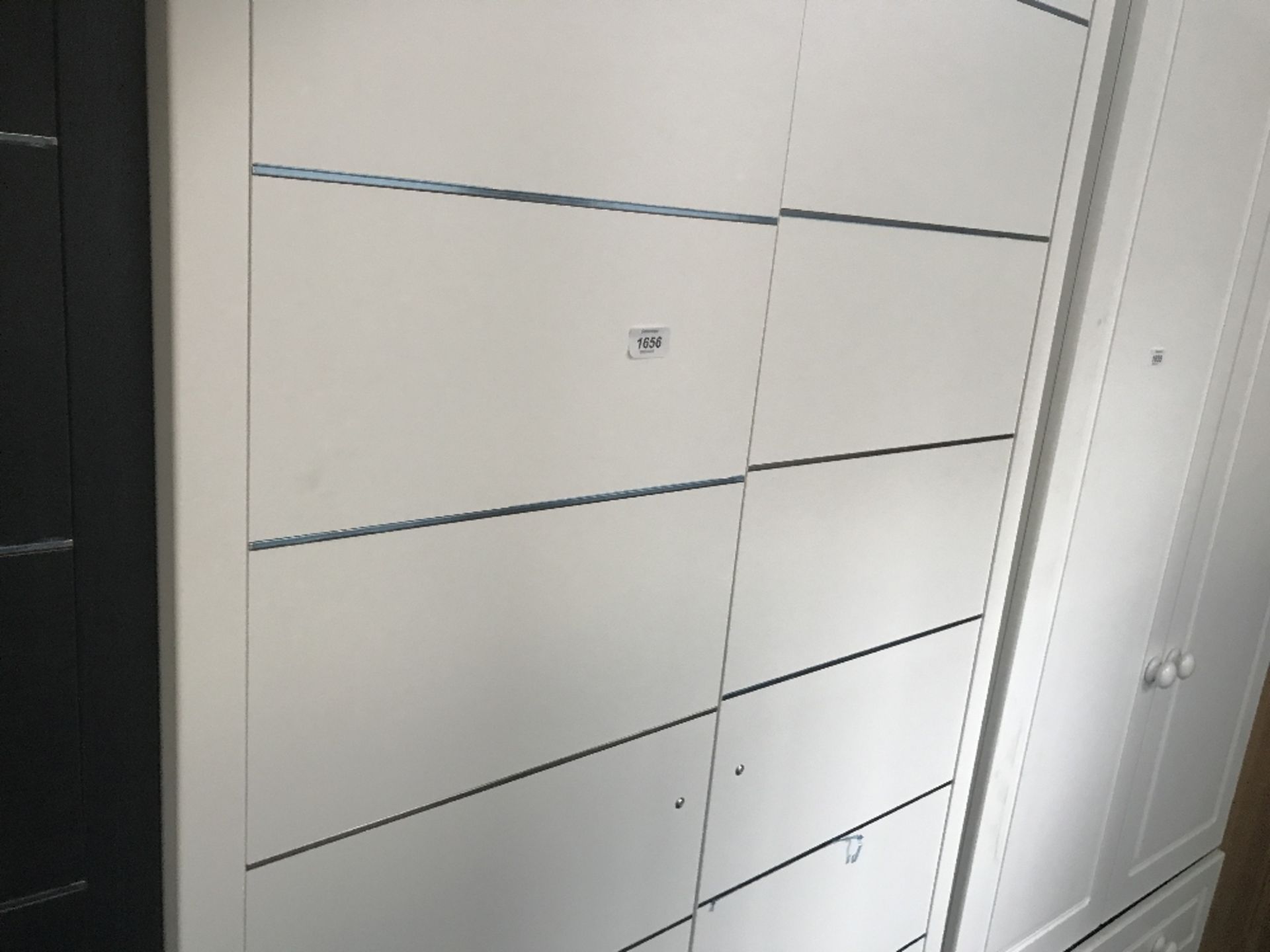 WHITE DOUBLE WARDROBE (RETURN)