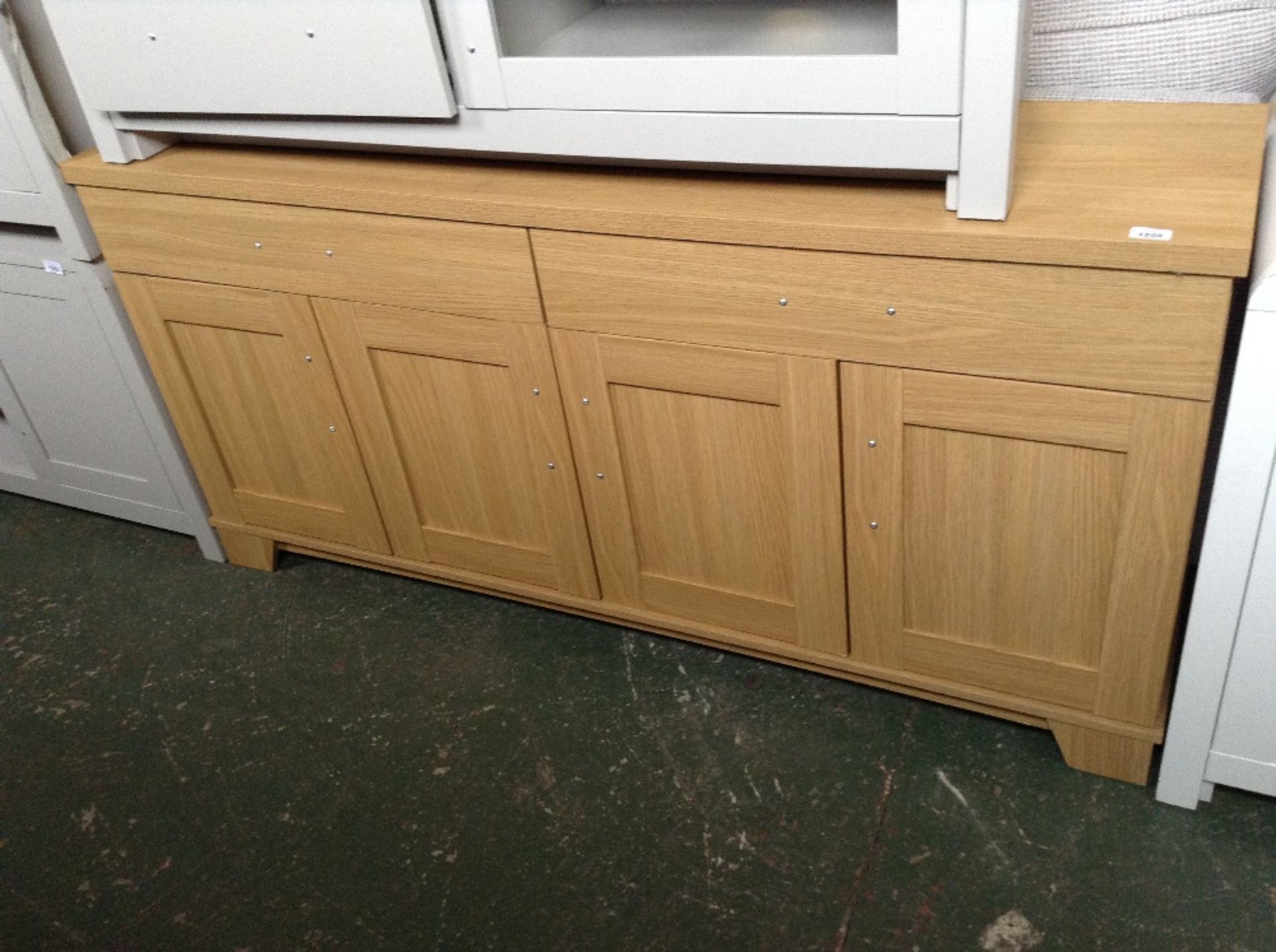 OAK 4 DOOR SIDEBOARD (return)