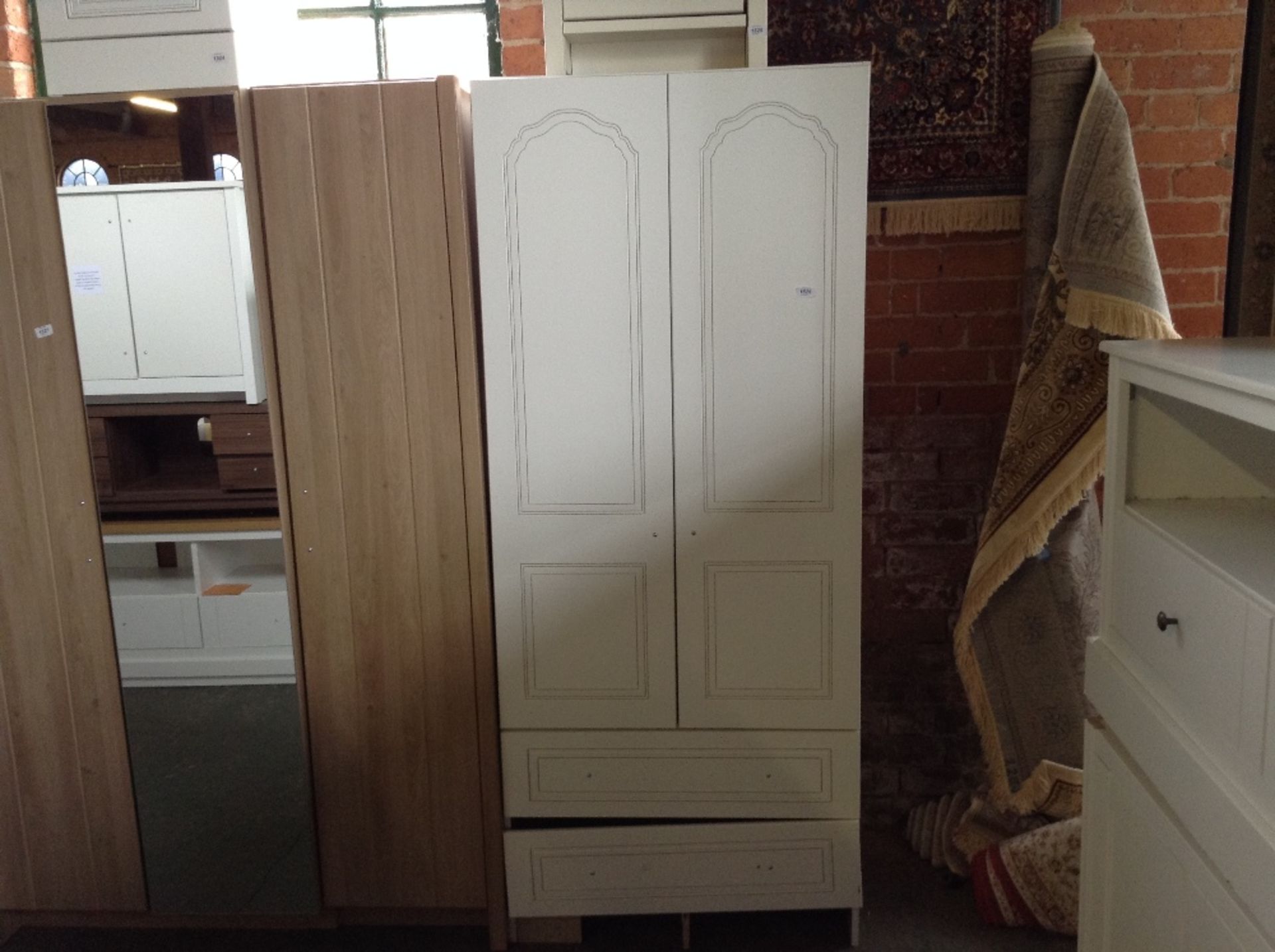 WHITE DOUBLE WARDROBE (missing plinth) (return)