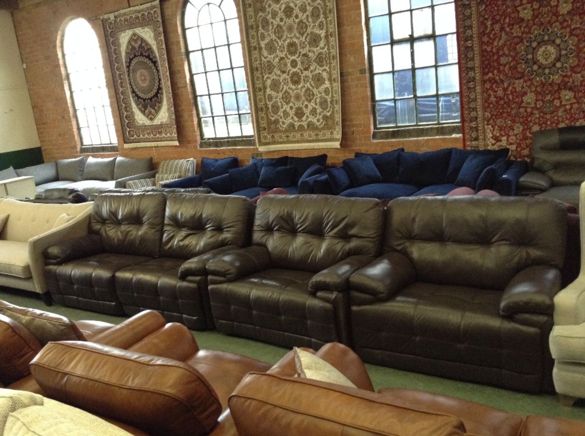 BROWN LEATHER MANUAL RECLINING 3 SEATER SOFA AND 2