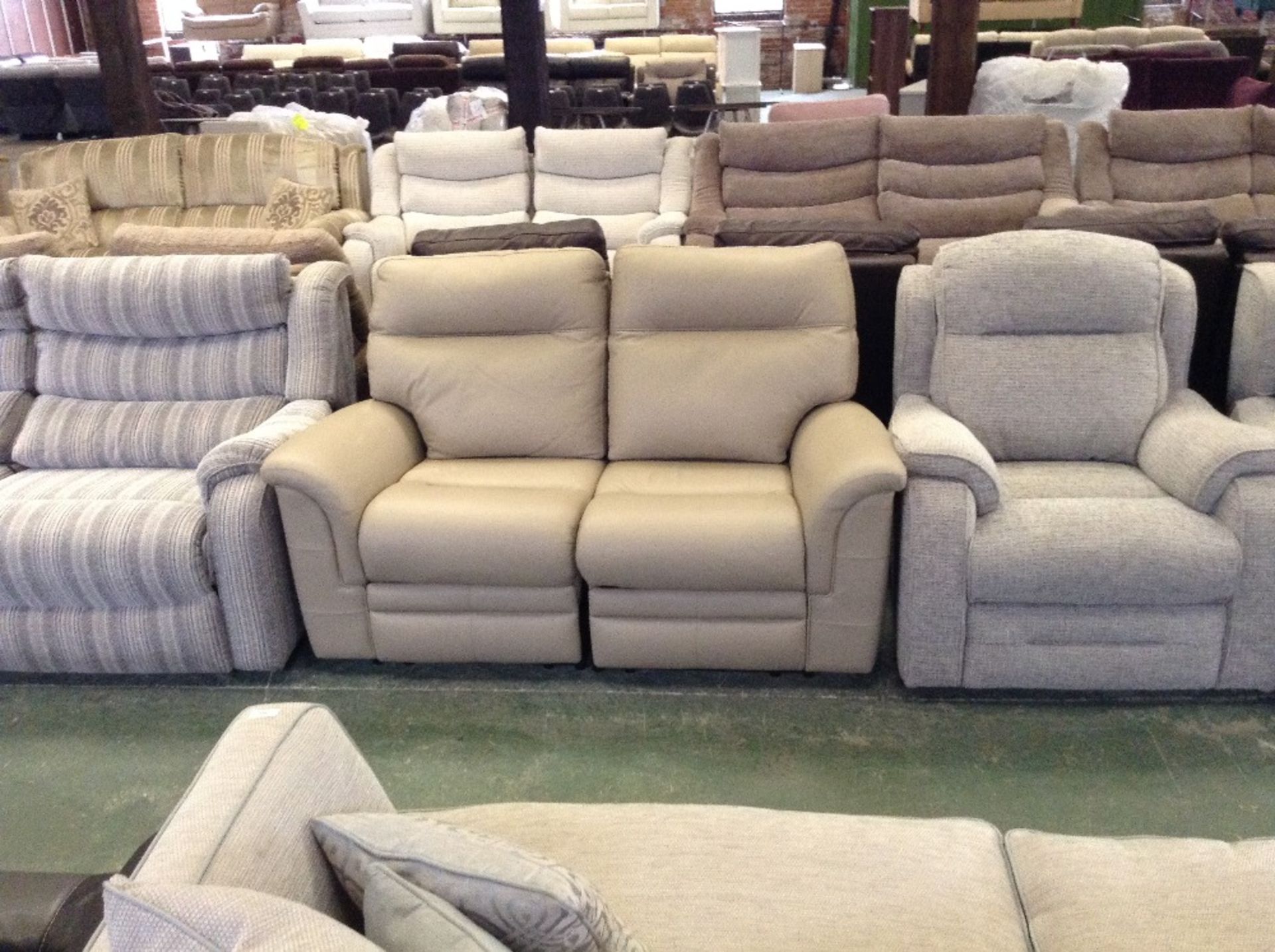 CREAM LEATHER MANUAL RECLINING 2 SEATER SOFA (TR00