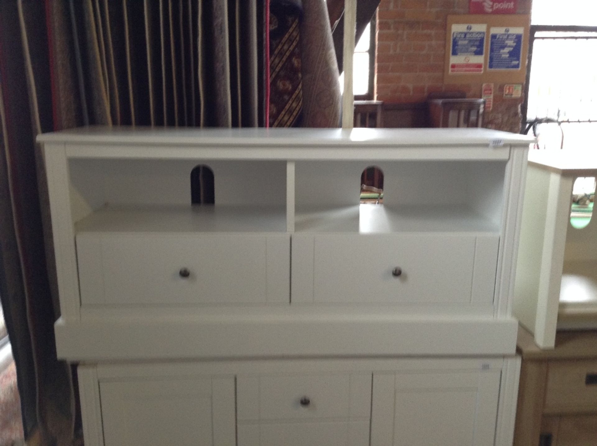 WHITE TV/MEDIA UNIT (return)