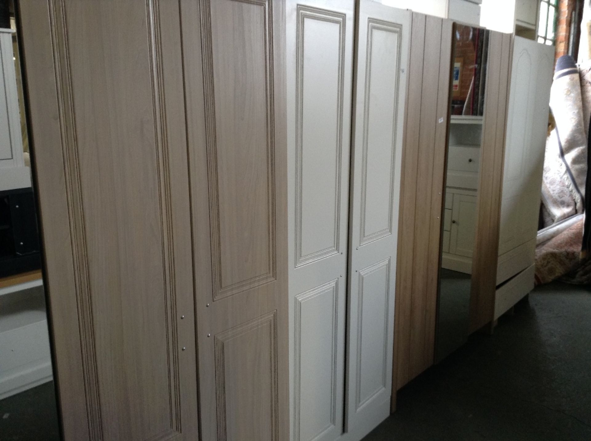 WHITE DOUBLE WARDROBE (return)