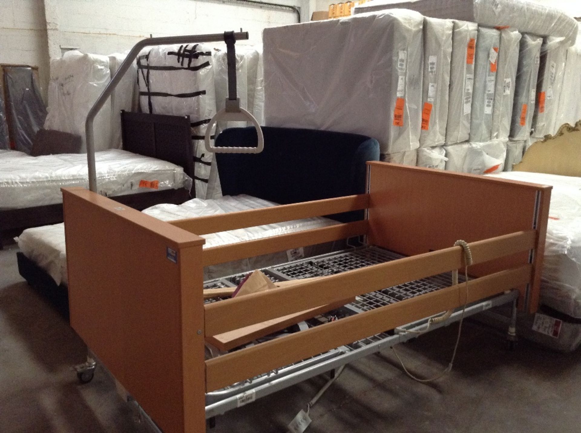 3/4 HOSPITAL BED