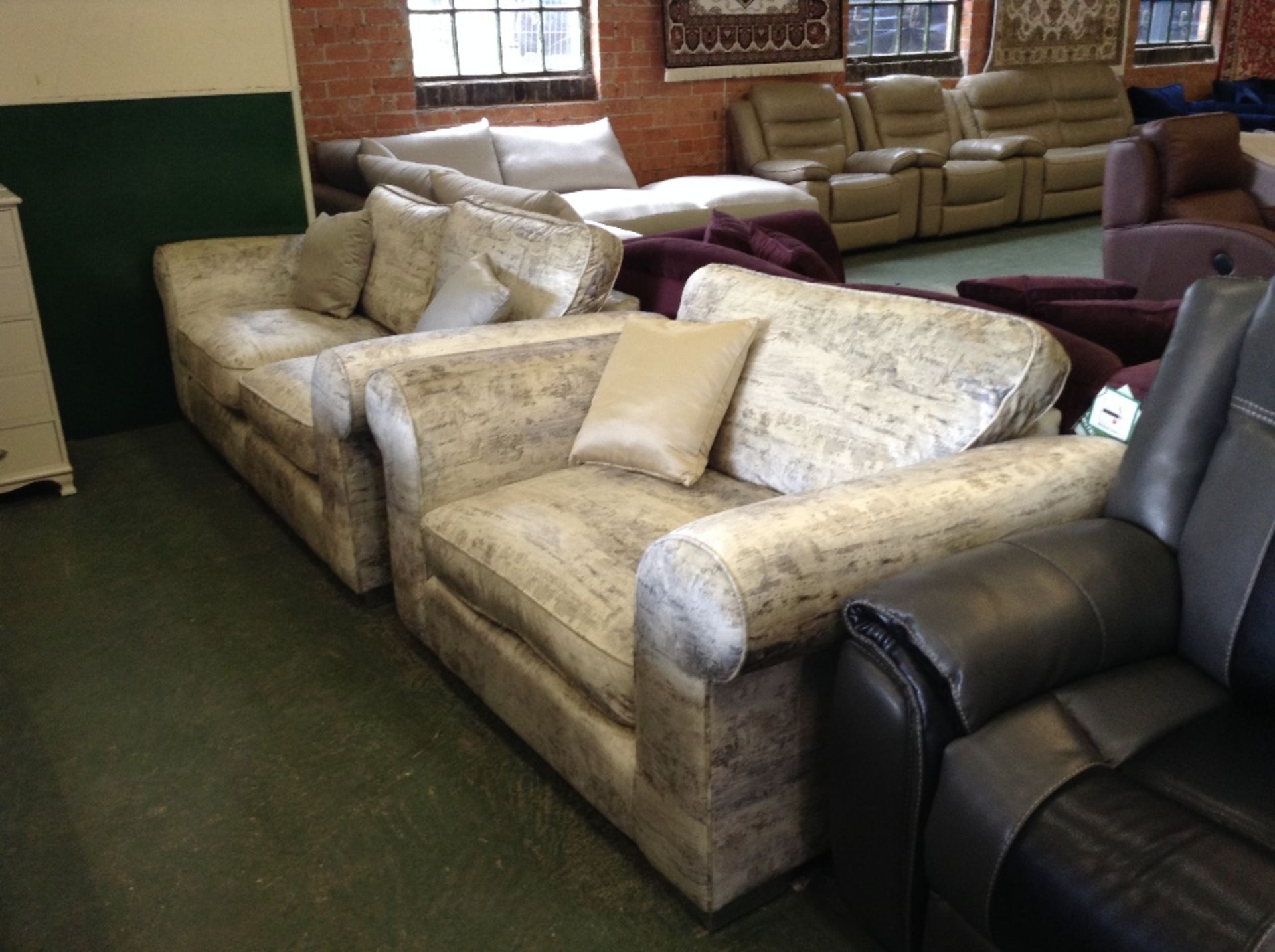 MULTI-COLOURED PATTERNED 3 SEATER SOFA AND SNUG CH