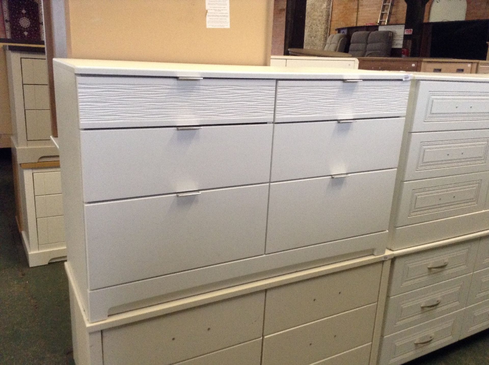 WHITE 6 DRAWER CHEST (return)