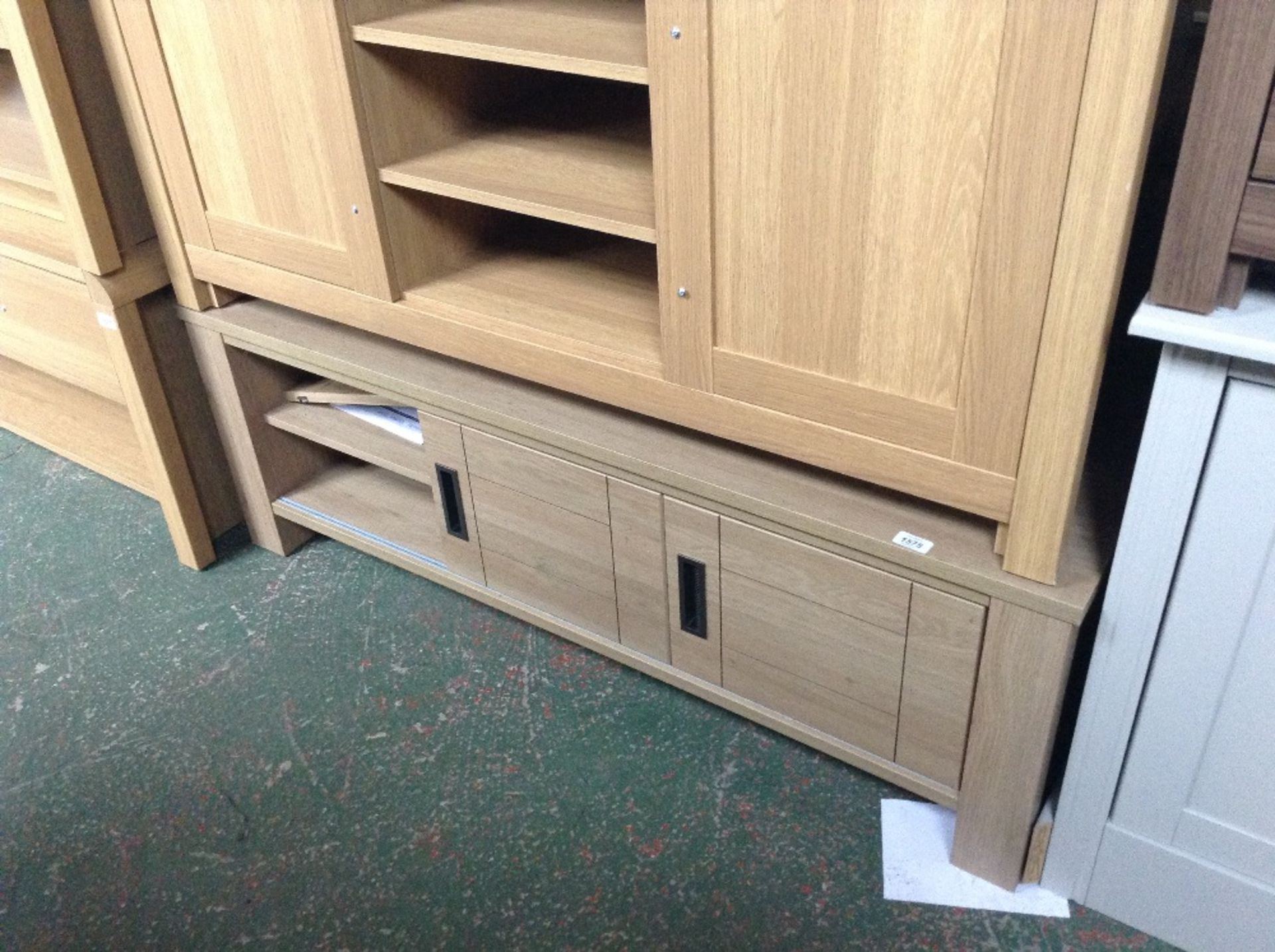 OAK TV/MEDIA UNIT (return)