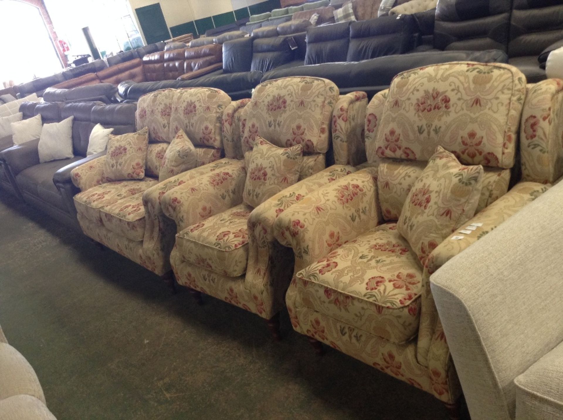 GOLDEN FLORAL PATTERNED HIGH BACK 2 SEATER SOFA AN