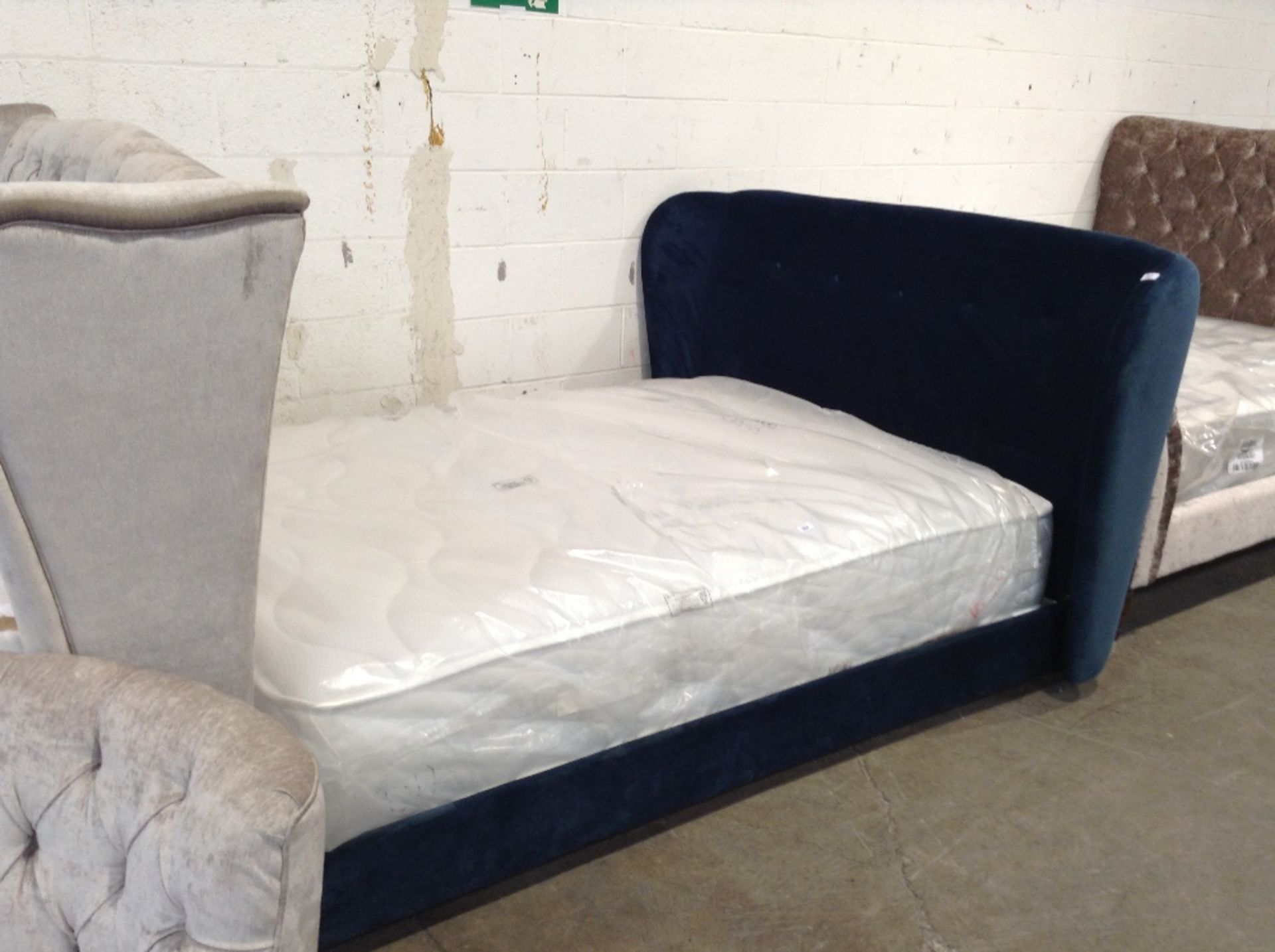 TEAL 5FT BEDFRAME (missing correct feet)