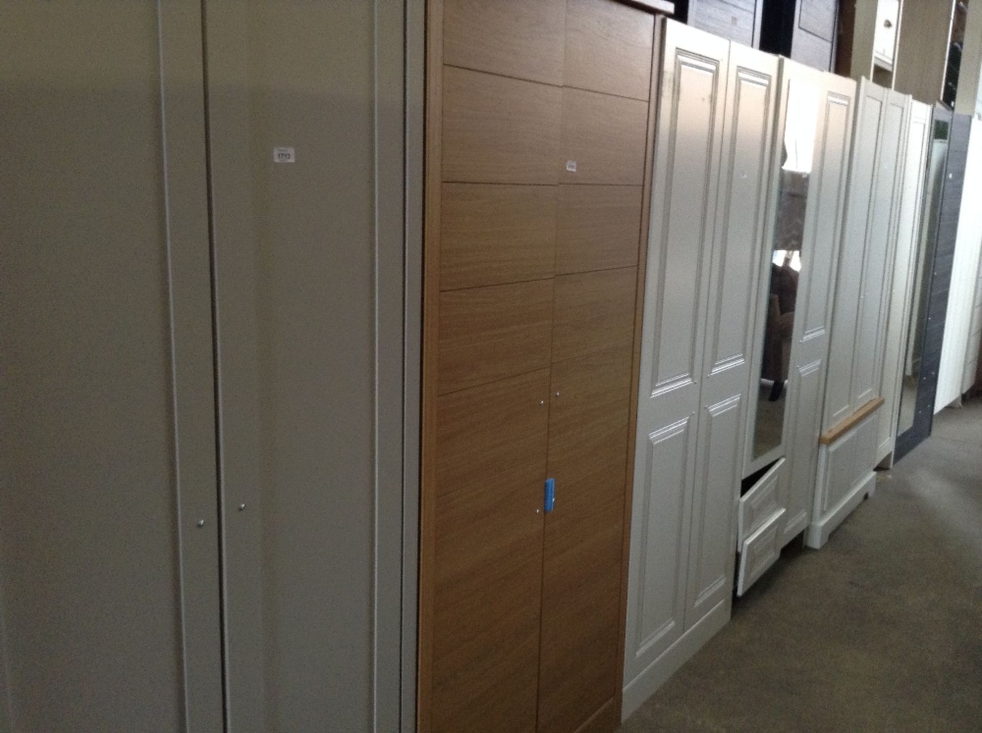 OAK DOUBLE WARDROBE (return)