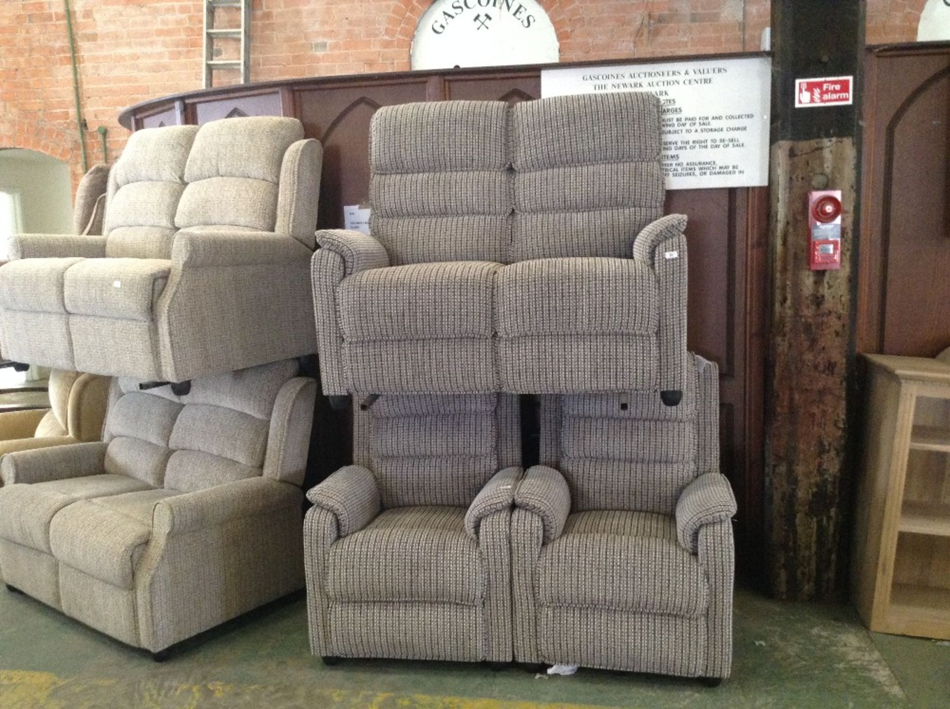 BARCLAY PATTERNED 2 SEATER SOFA AND 2 CHAIRS
