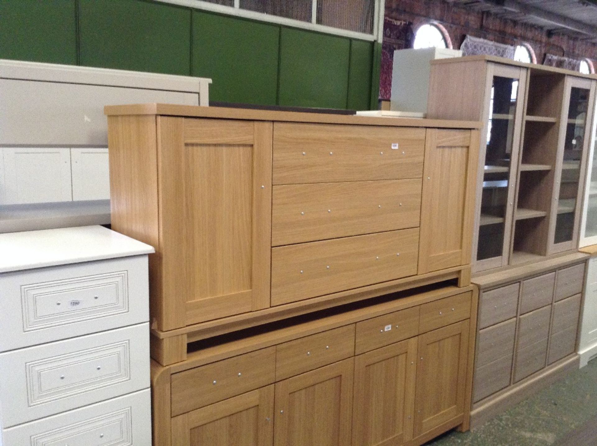 OAK LARGE SIDEBOARD (return)