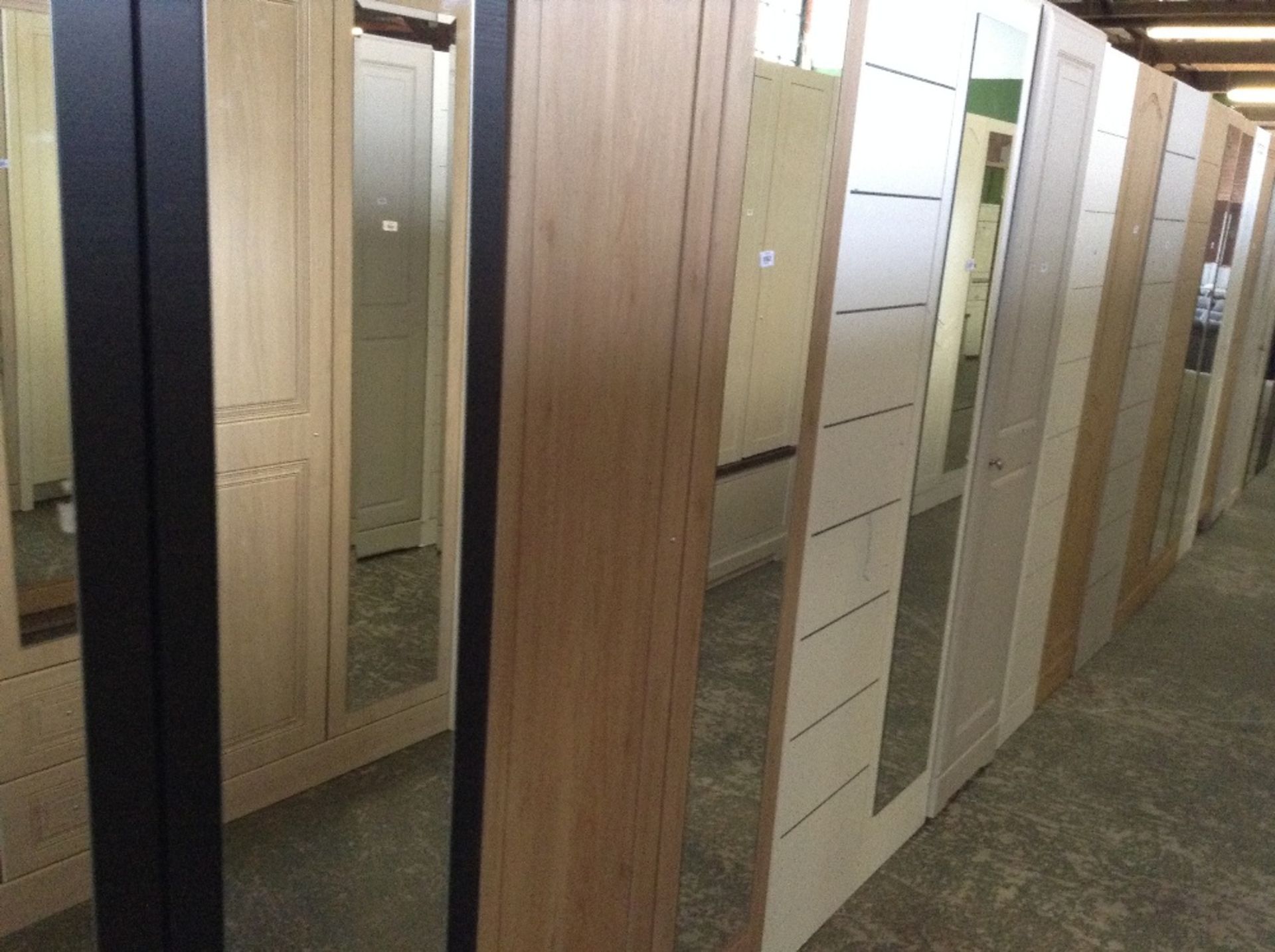 OAK PART TRIPLE WARDROBE (return)