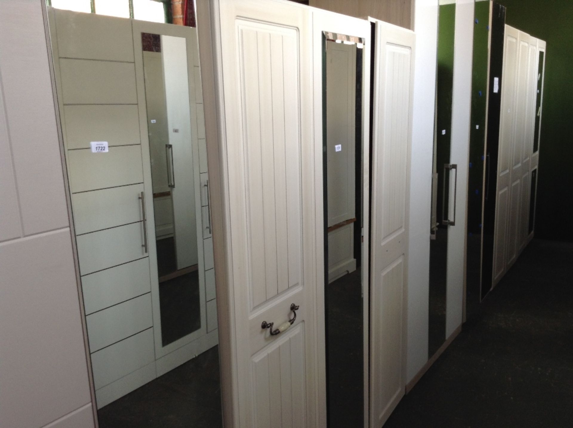 IVORY TRIPLE WARDROBE (return)