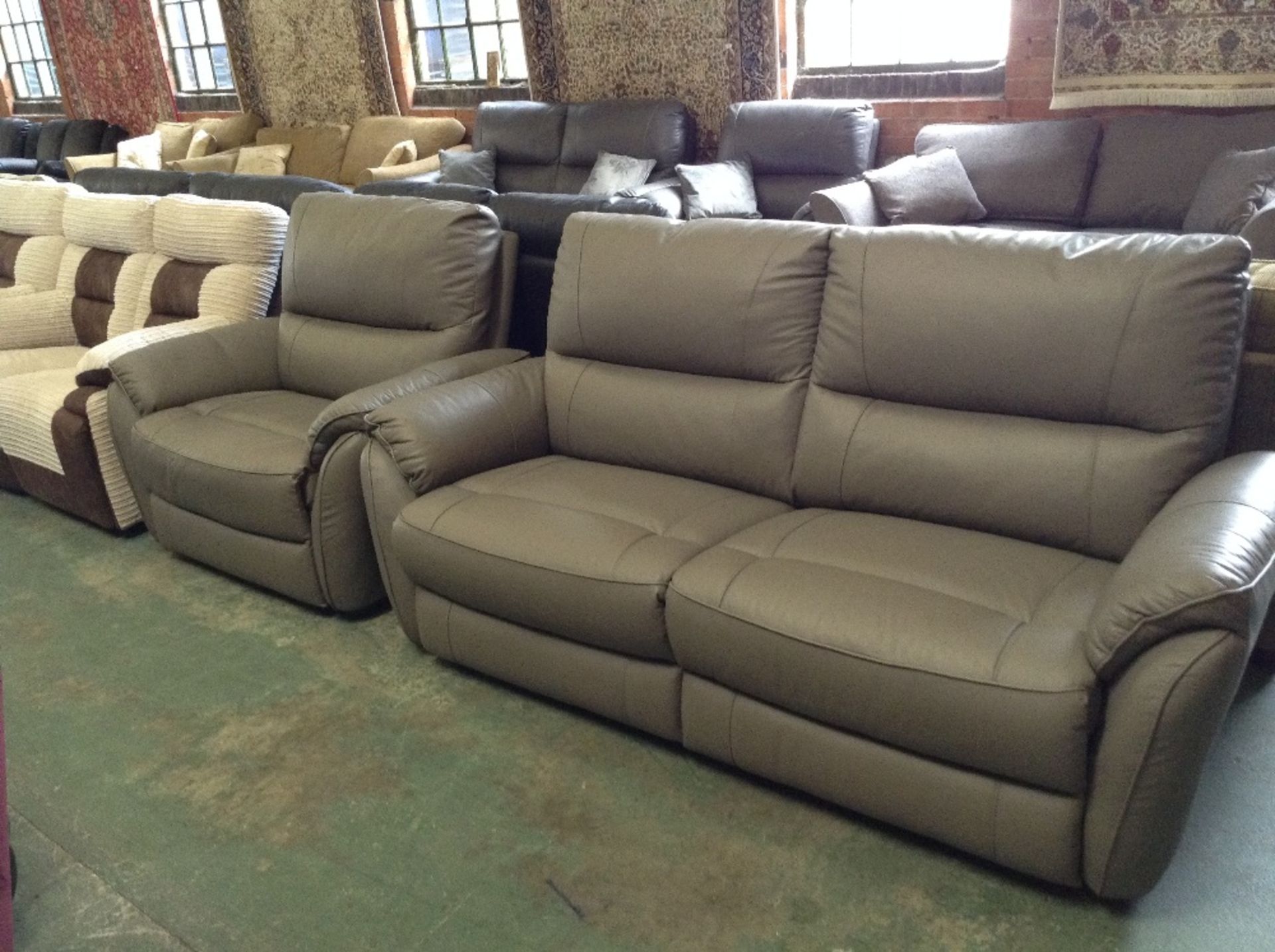 GREY LEATHER 3 SEATER SOFA AND SNUG CHAIR (20981-2