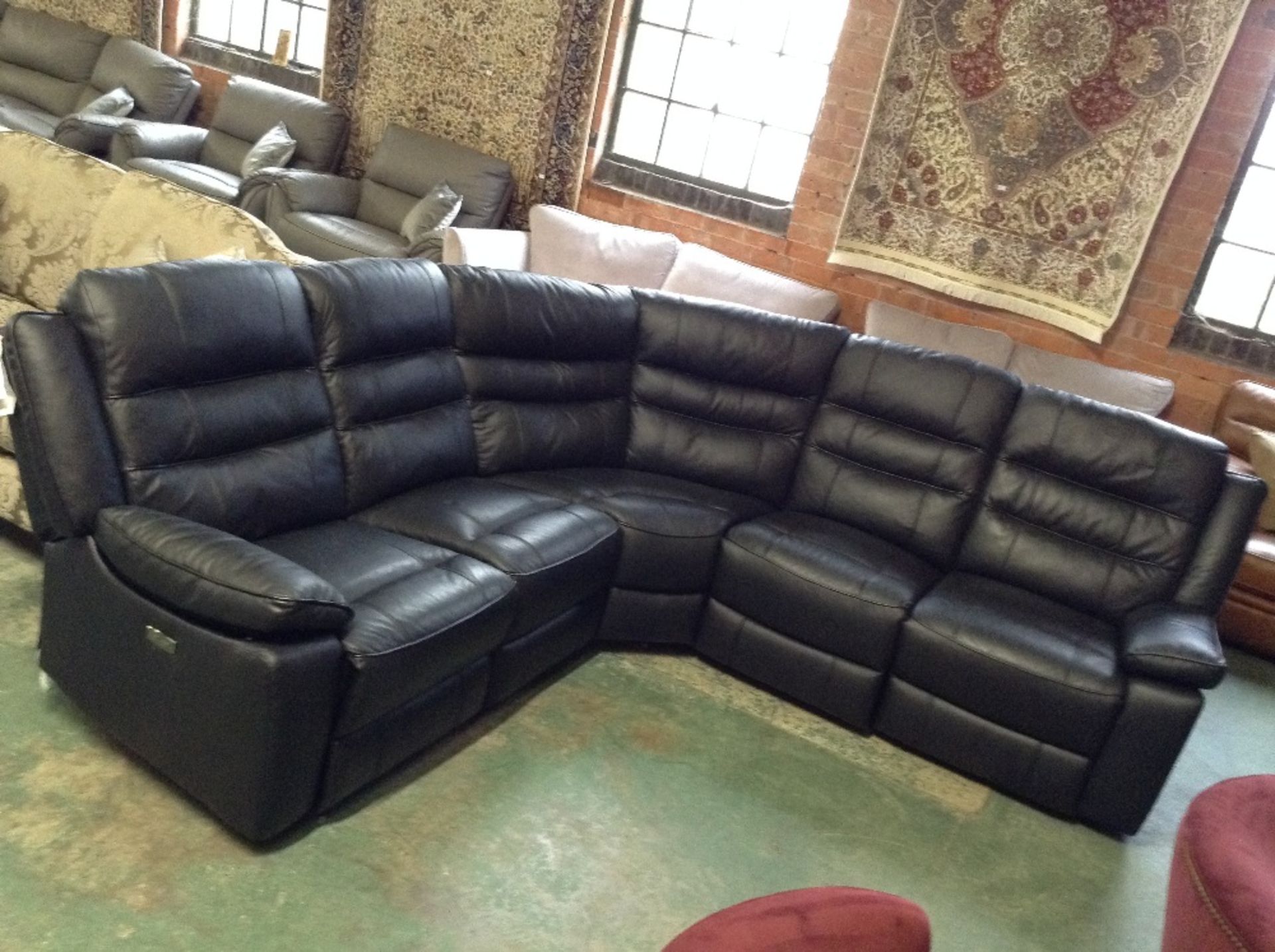 BLACK LEATHER ELECTRIC RECLINING 5 PART CORNER GRO