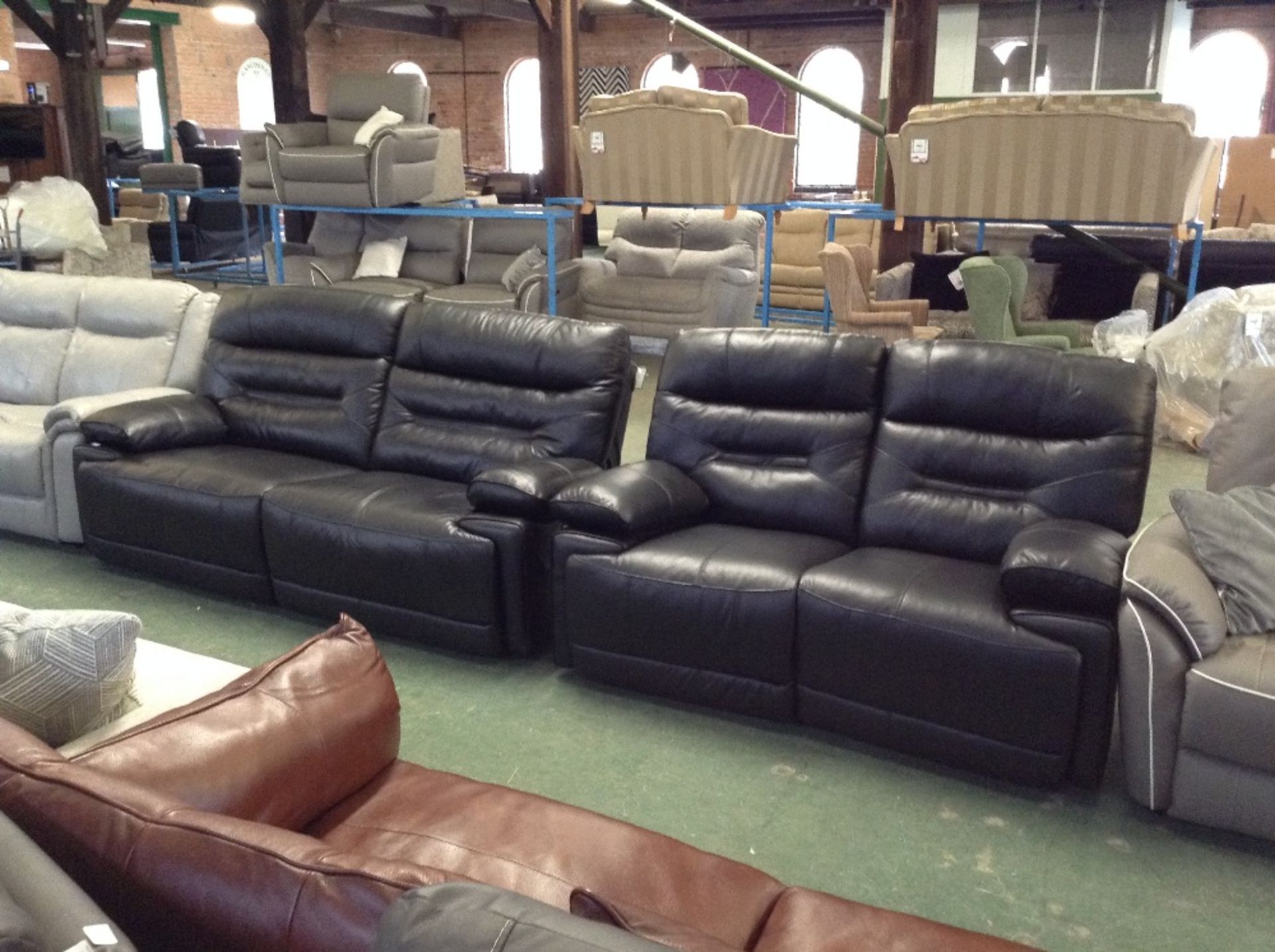 BLACK LEATHER ELECTRIC RECLINING 3 SEATER SOFA AND