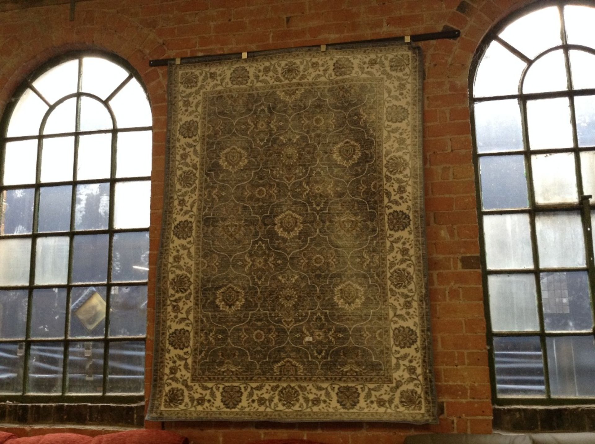 GRANADA PATTERNED RUG WITH VELVET SHEEN