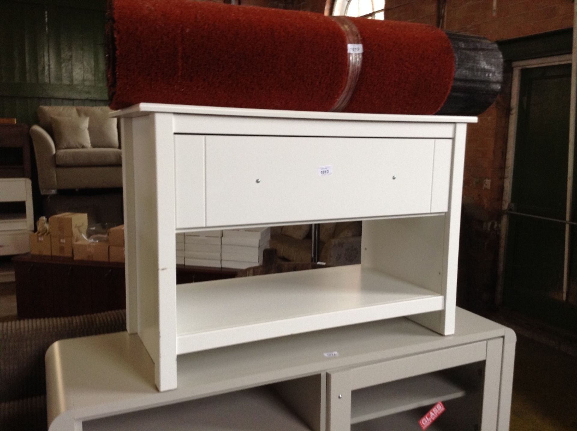 WHITE 1 DRAWER COFFEE TABLE (return)