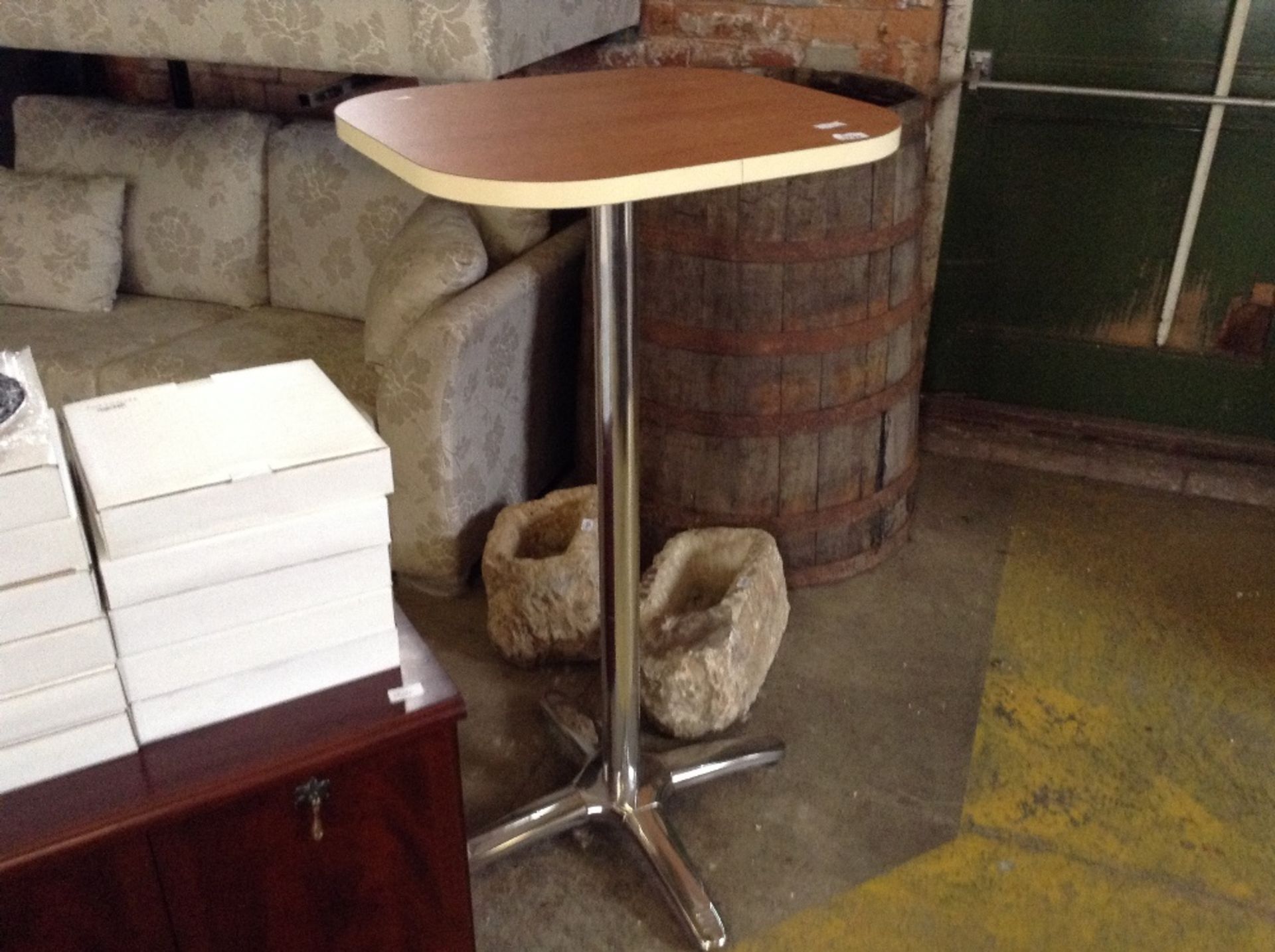 BAR TABLE