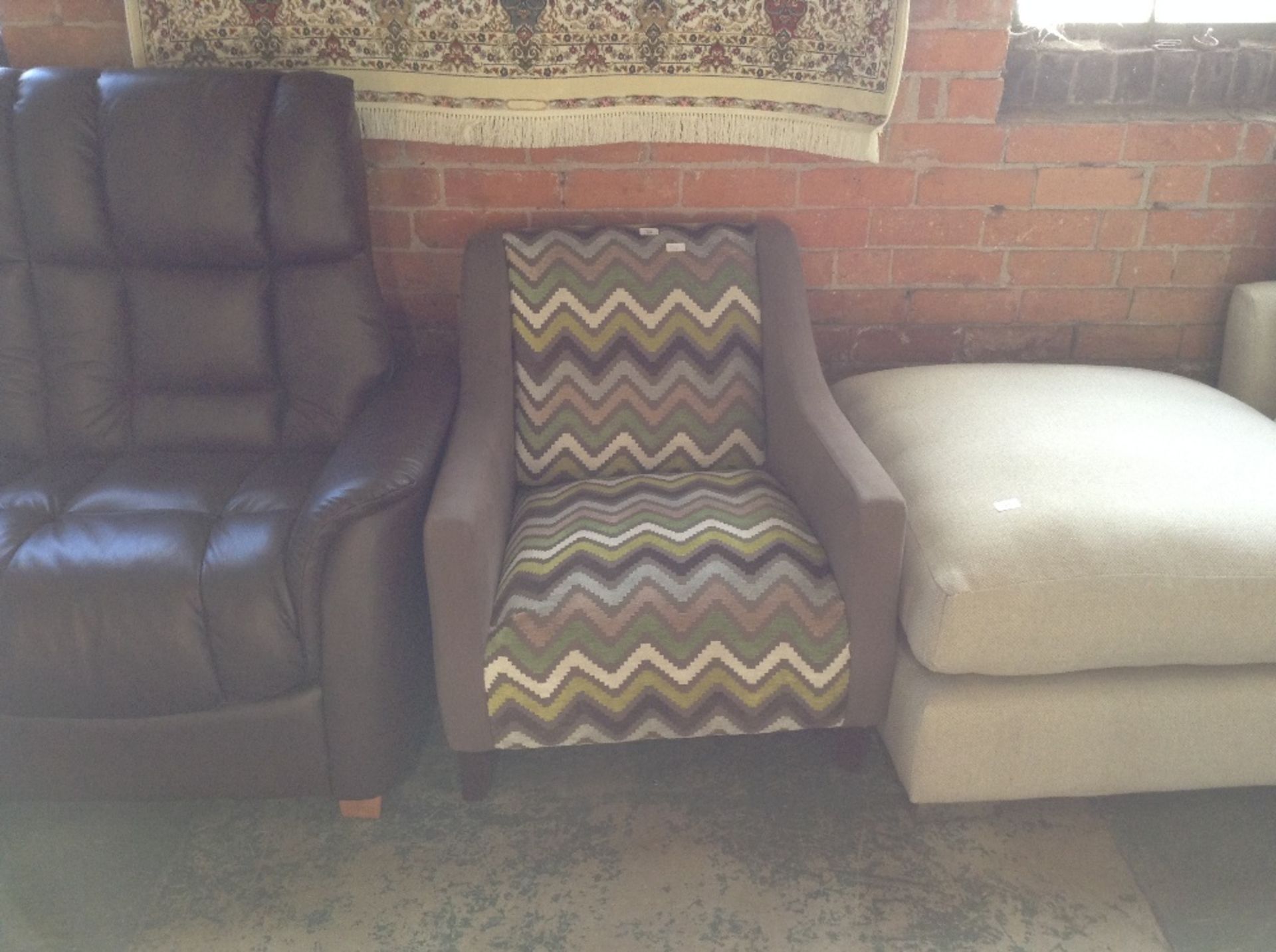 BROWN AND MULTI-COLOURED ACCENT CHAIR