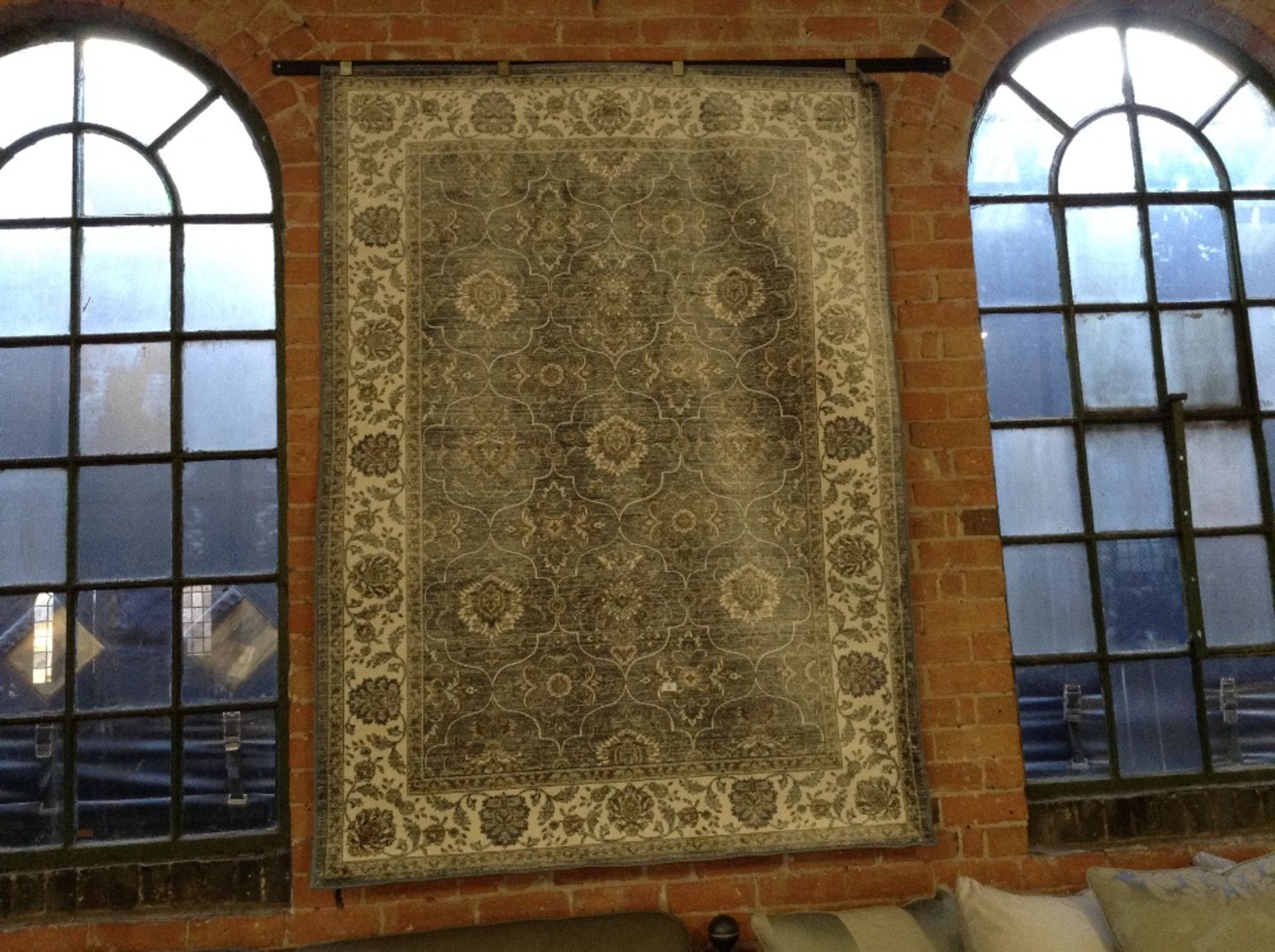 GRANADA PATTERNED RUG WITH VELVET SHEEN