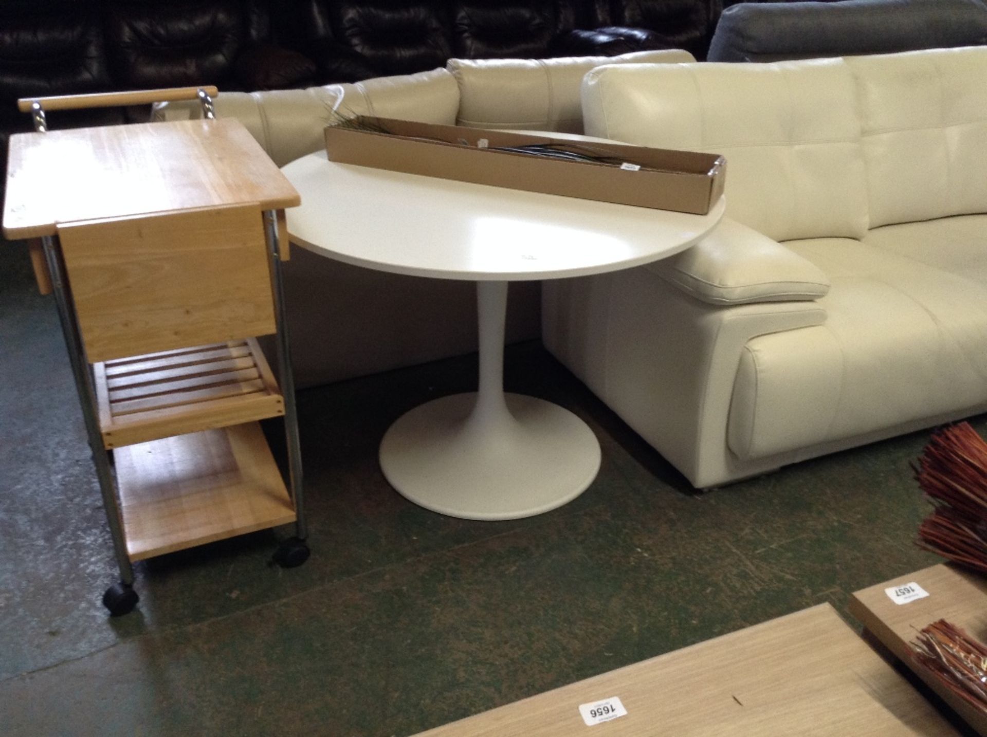 WHITE HIGH GLOSS DINING TABLE