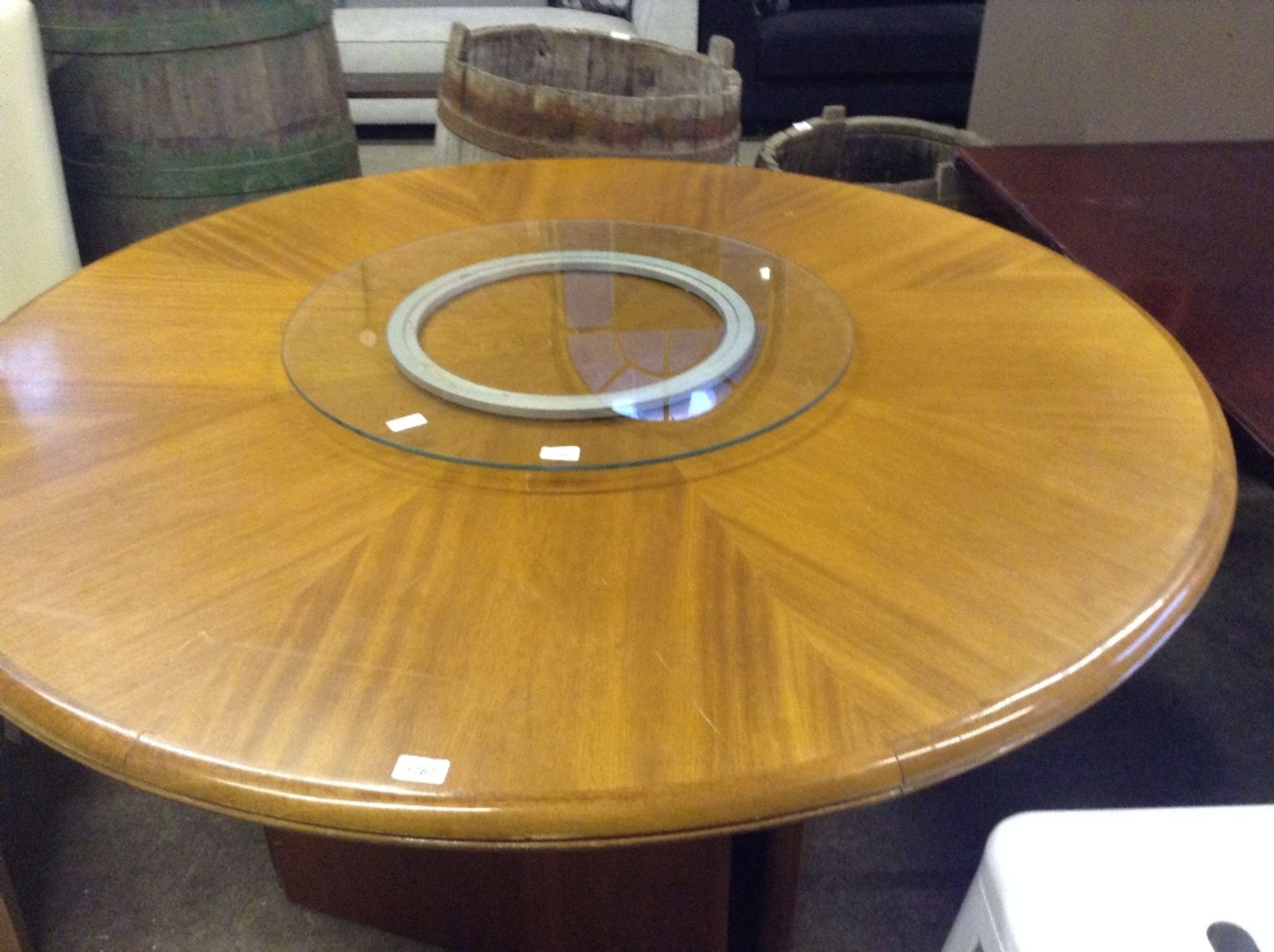 LARGE ROUND OFFICE DESK (return)