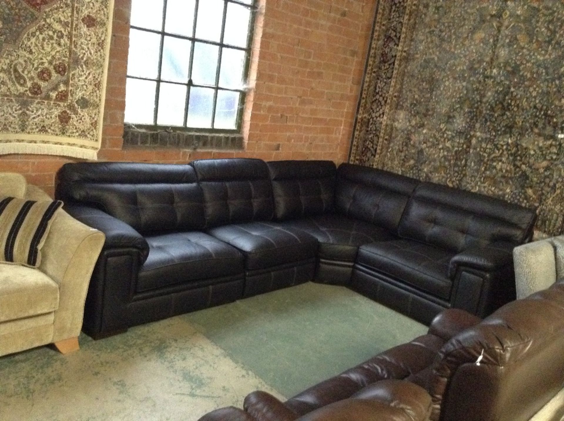 BLACK LEATHER 4 PART CORNER GROUP (21709)