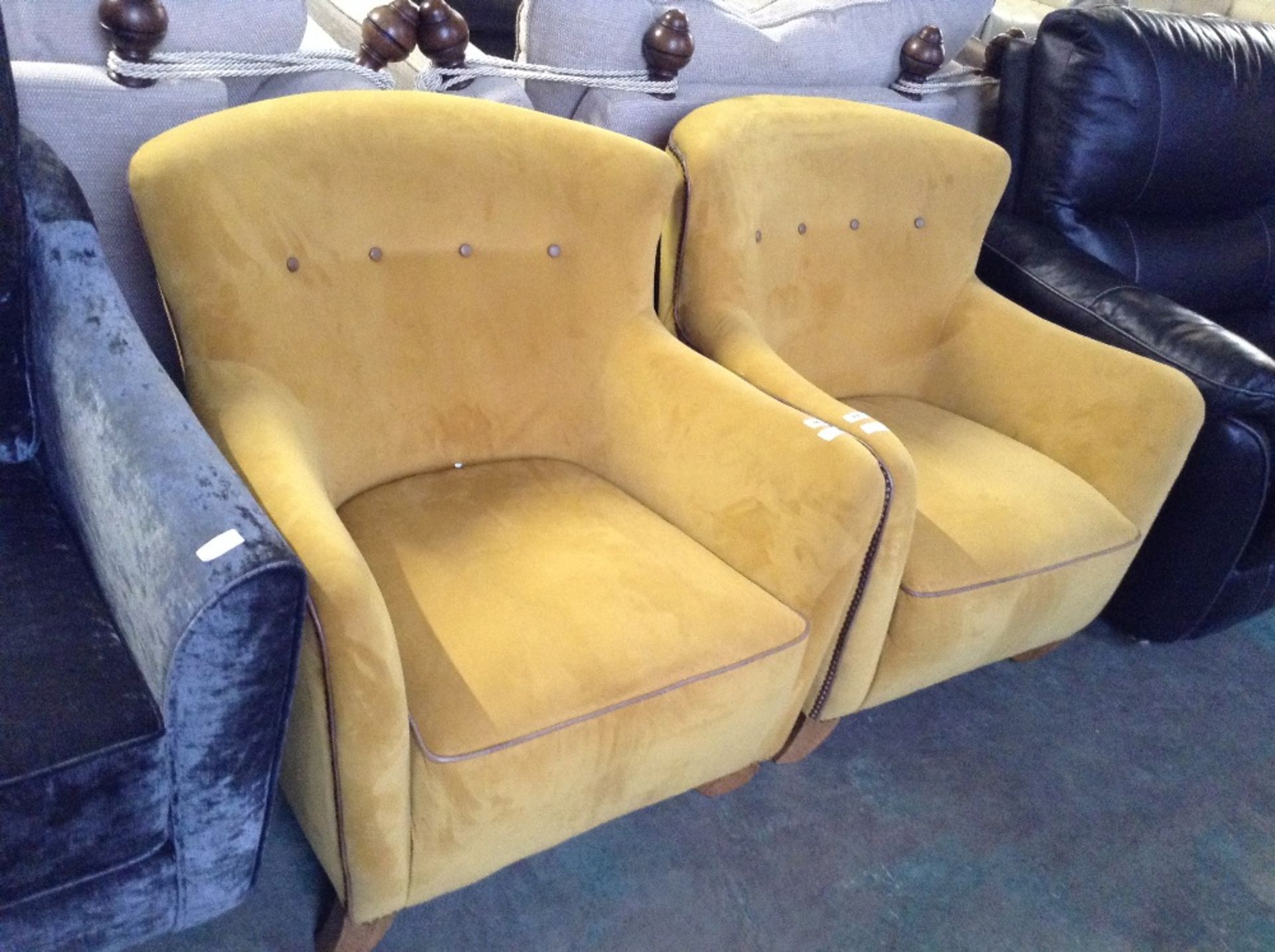 YELLOW ACCENT CHAIR (1520)