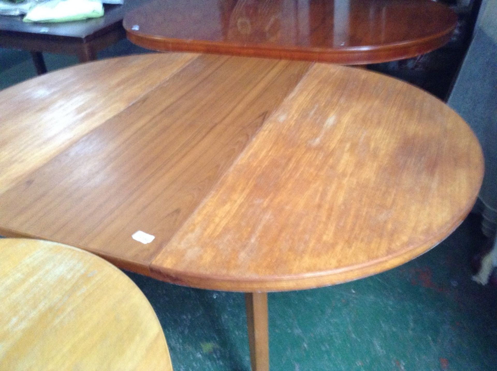 OAK EXTENDING TABLE