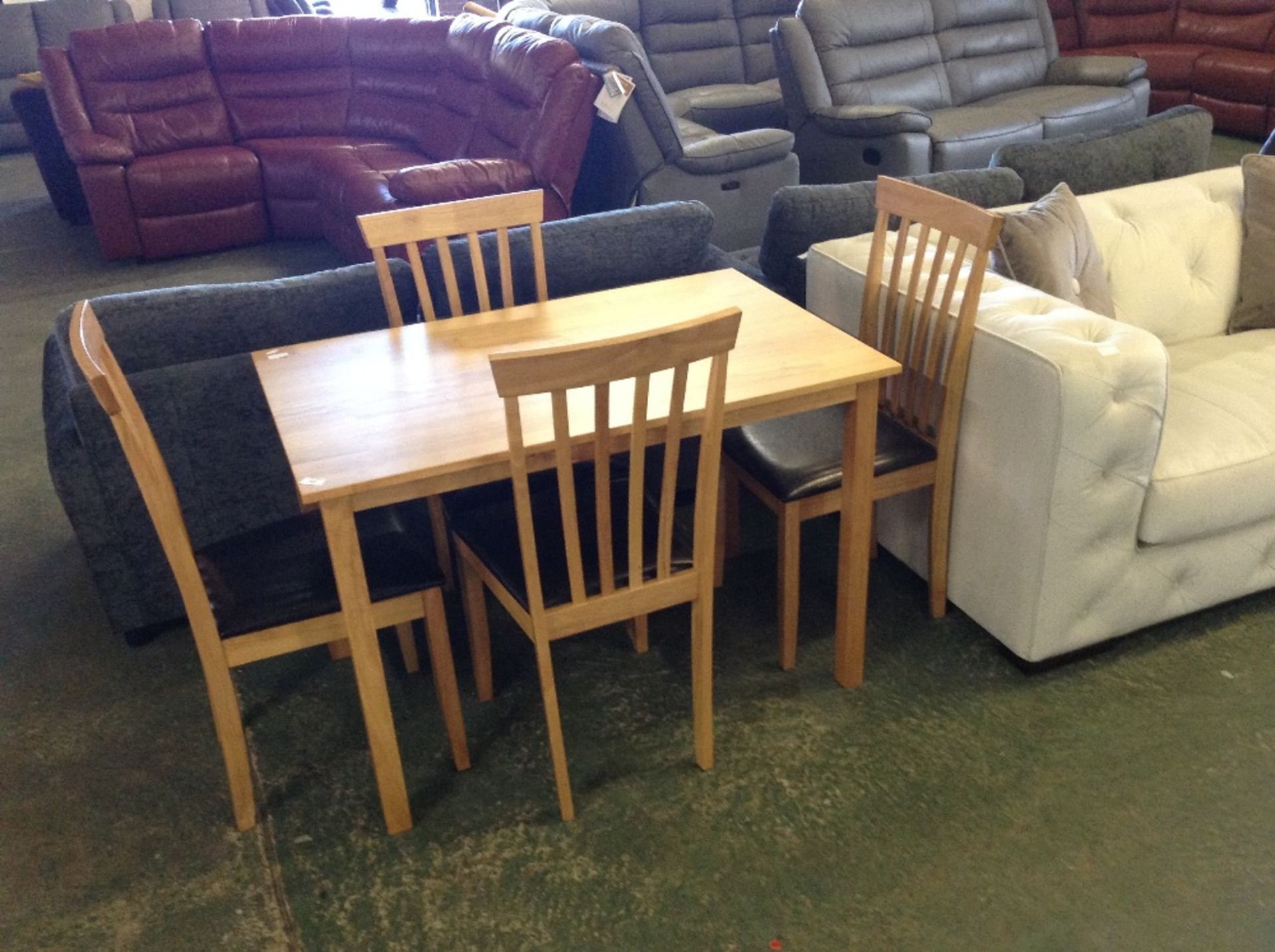 OAK DINING TABLE AND 4 CHAIRS