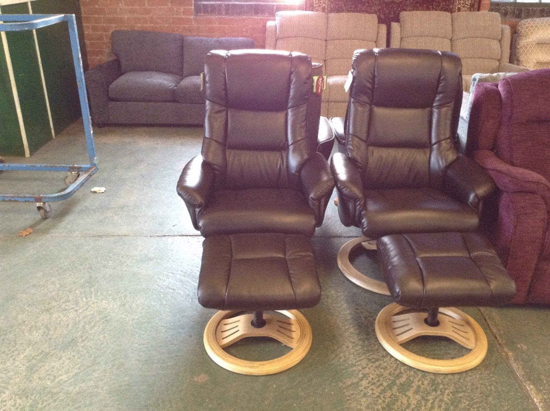 MANDALAY BROWN LEATHER RECLINING CHAIR AND FOOTSTO