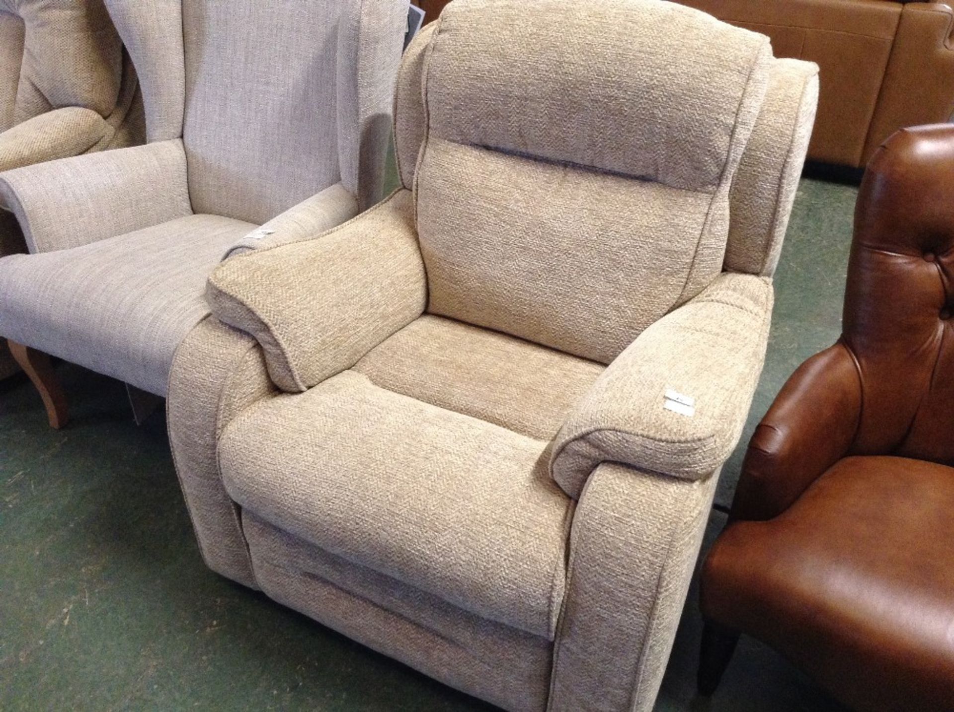 BISCUIT MANUAL RECLINING CHAIR (TR001037-WOO332724