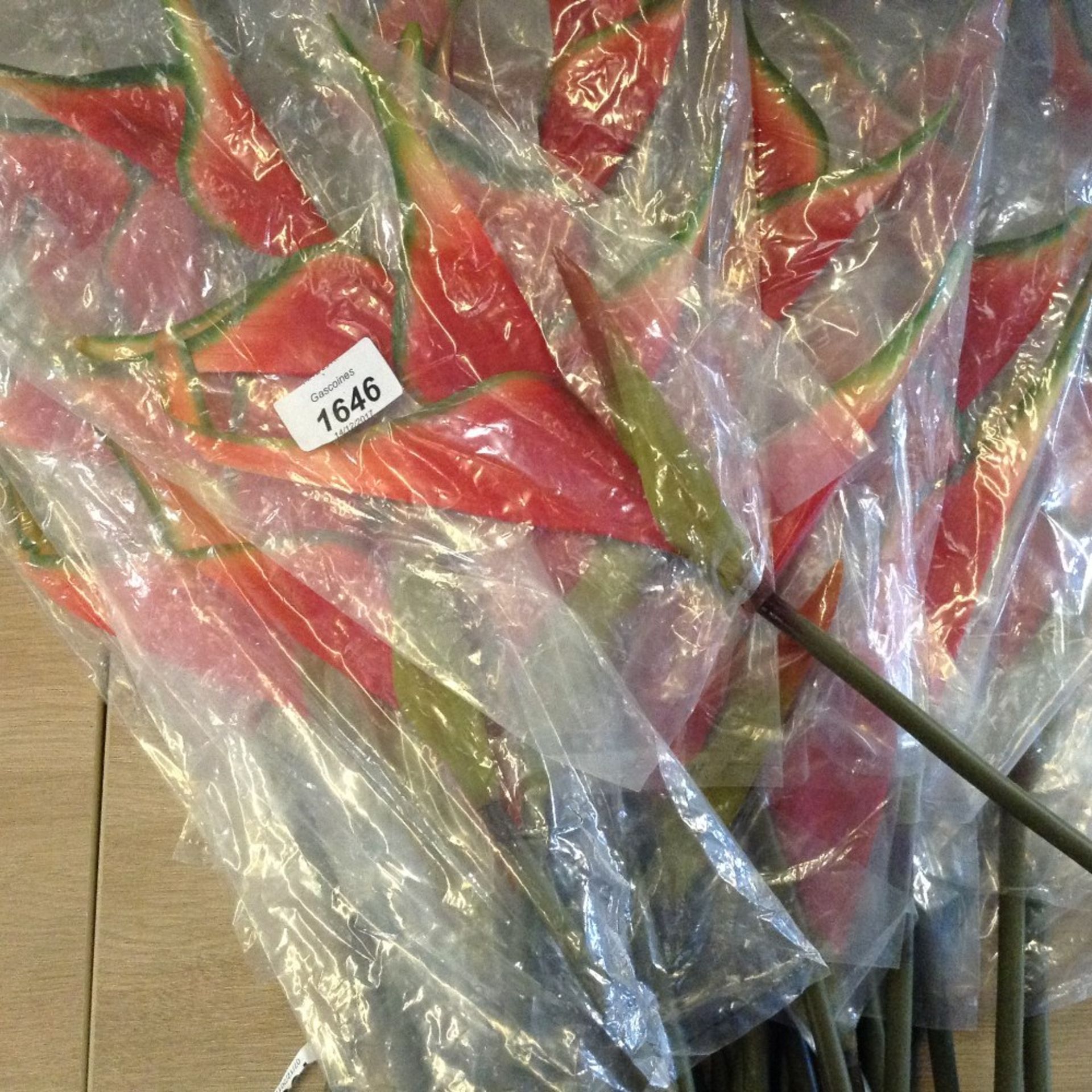 QUANTITY OF ARTIFICIAL FLOWERS